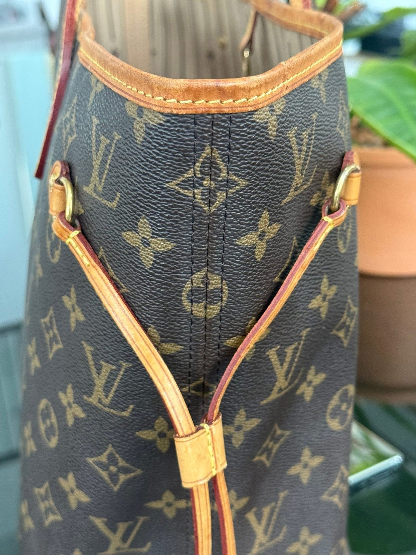 Neverfull MM with Insert Organizer 📅 Year: 2013