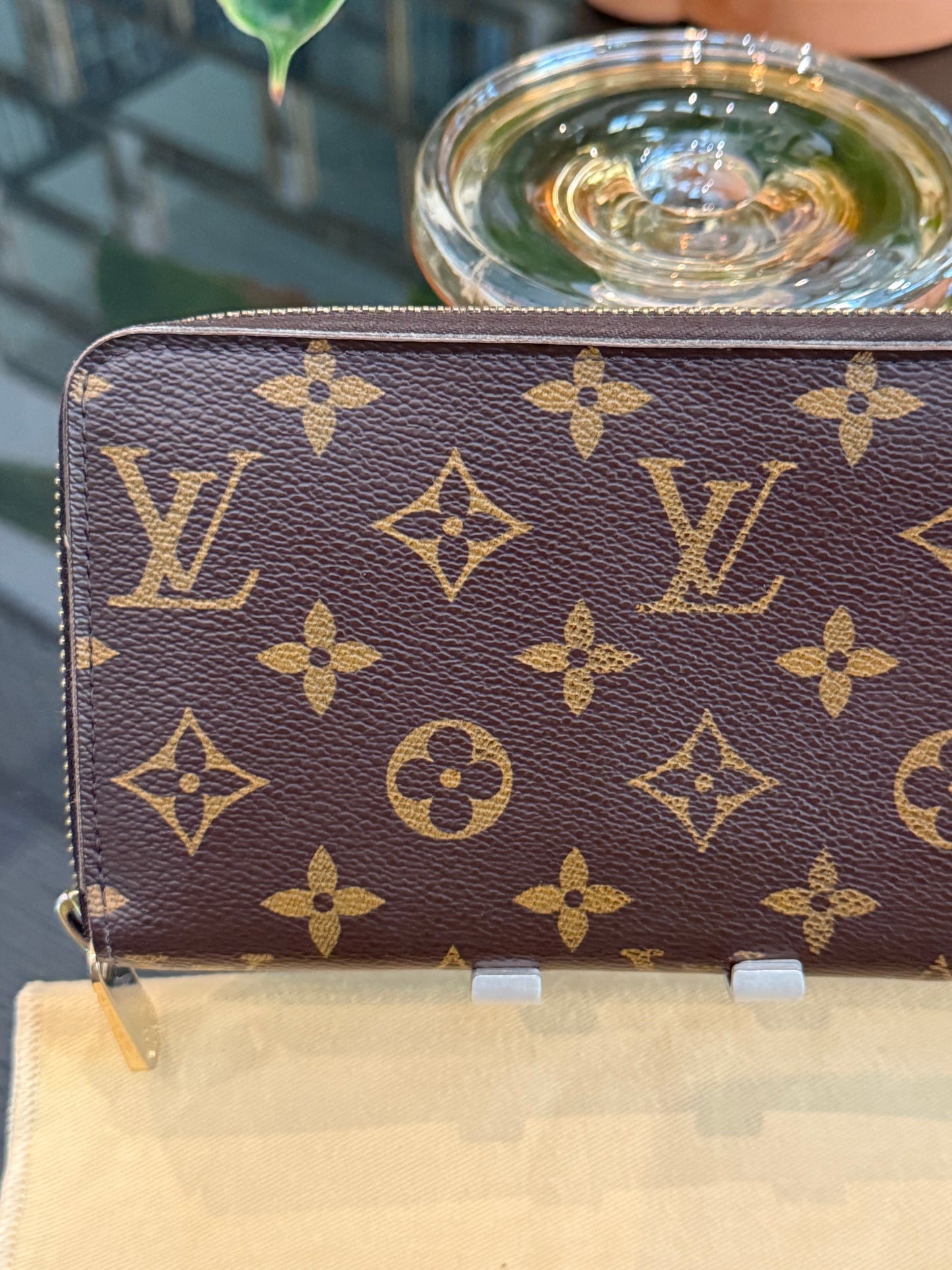 Zippy Long Wallet in Monogram with Dustbag 🗓️ Year: 2014