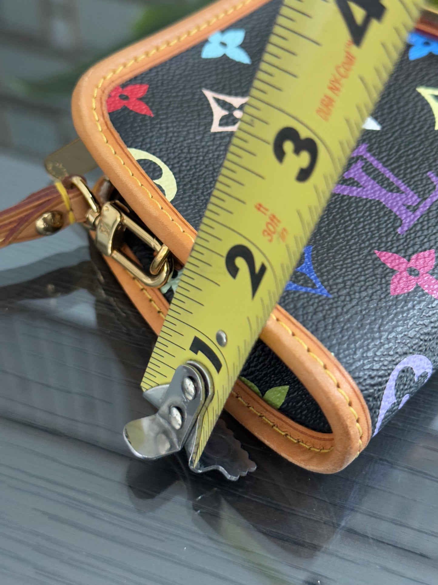 Multicolor Shirley Clutch/ Shoulder Bag with Box📅 Year: 2005