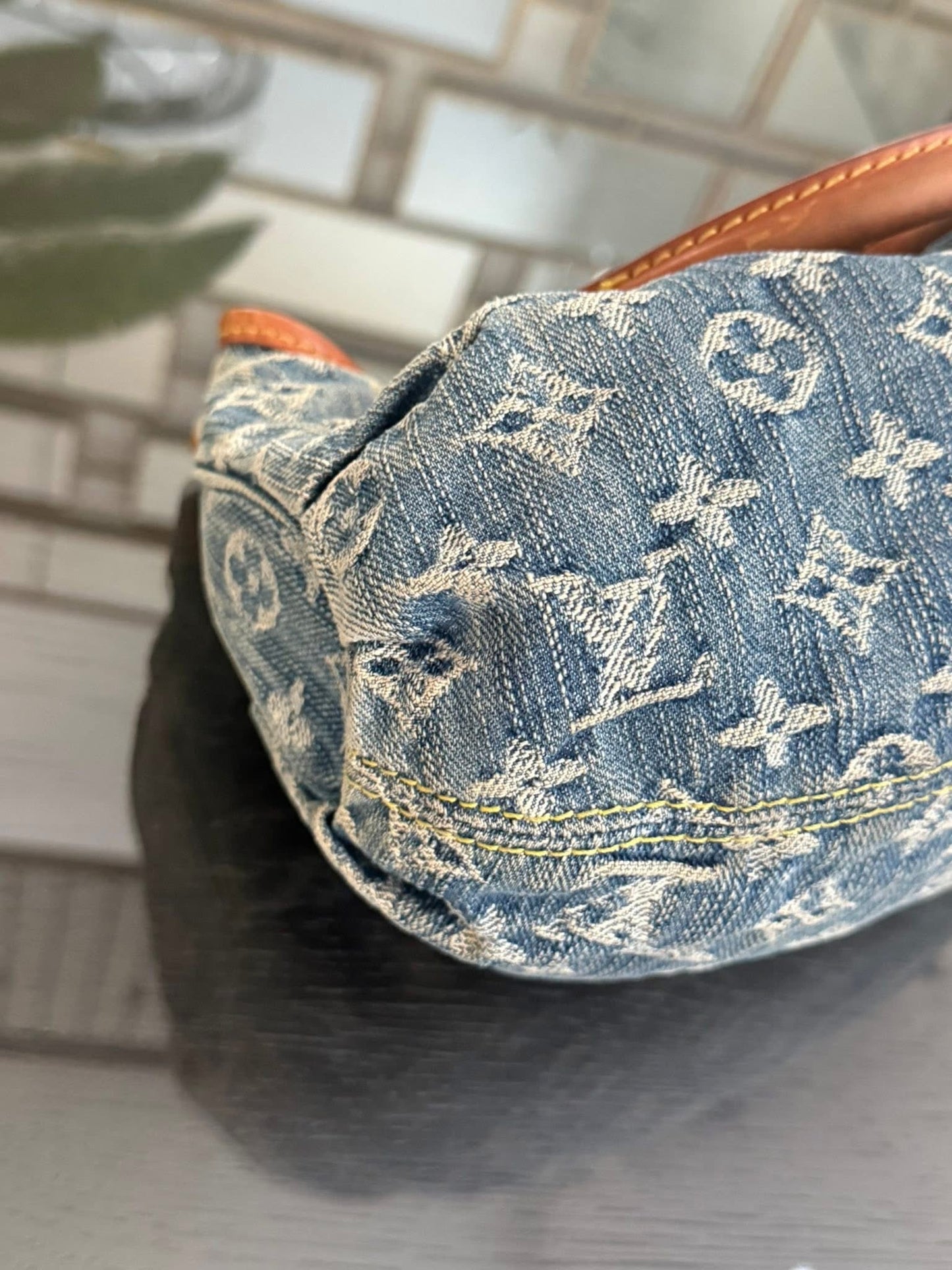 Denim Pleaty Handbag in Blue 📅