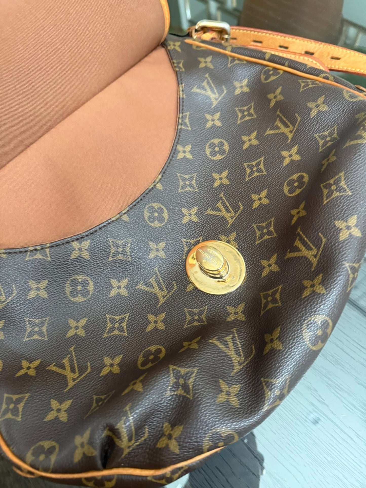 Tulum GM Shoulder/ Crossbody Bag - 🗓️ Year: 2010