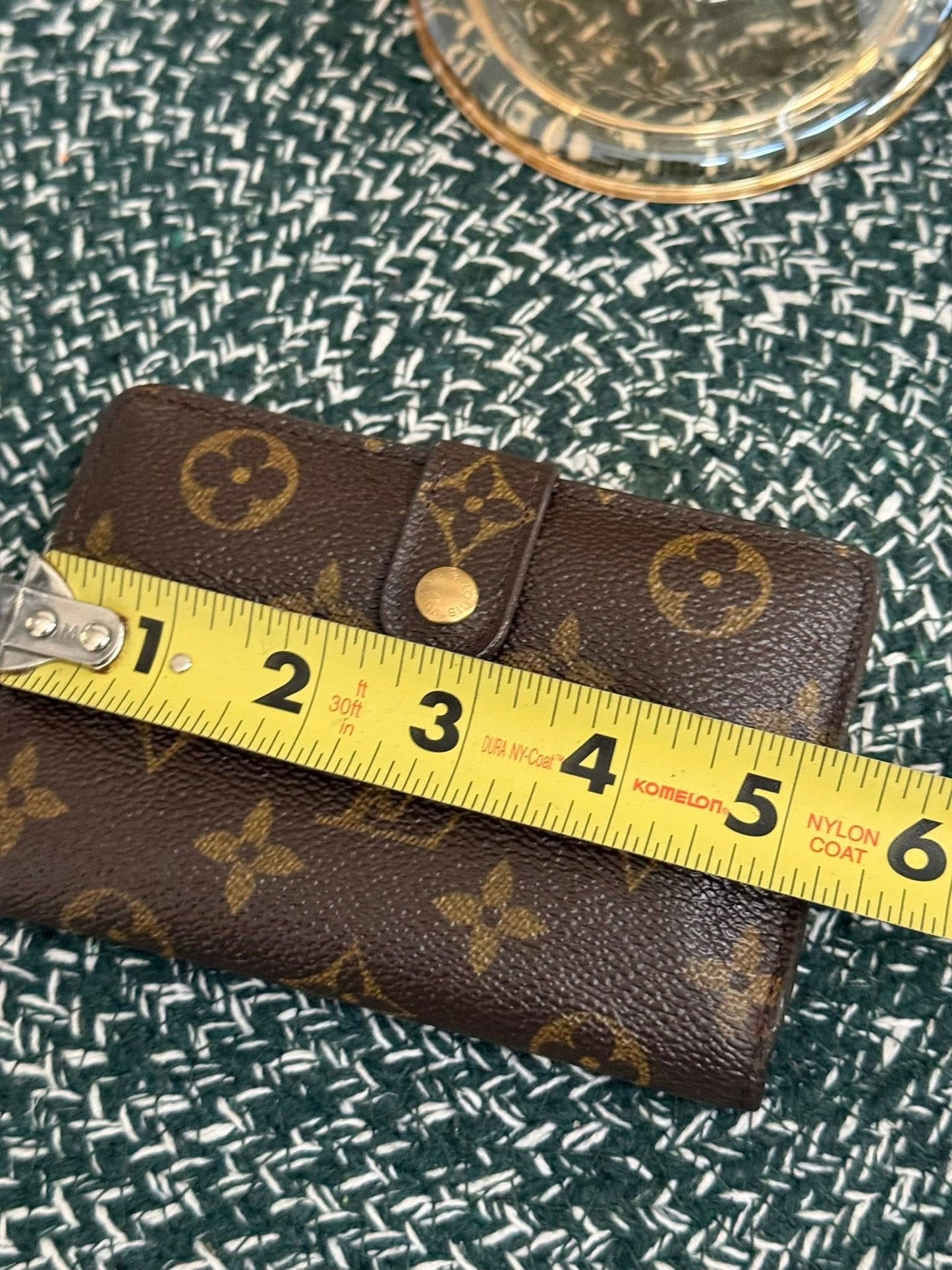 Kisslock Wallet in Monogram 🗓️ Year: 2001