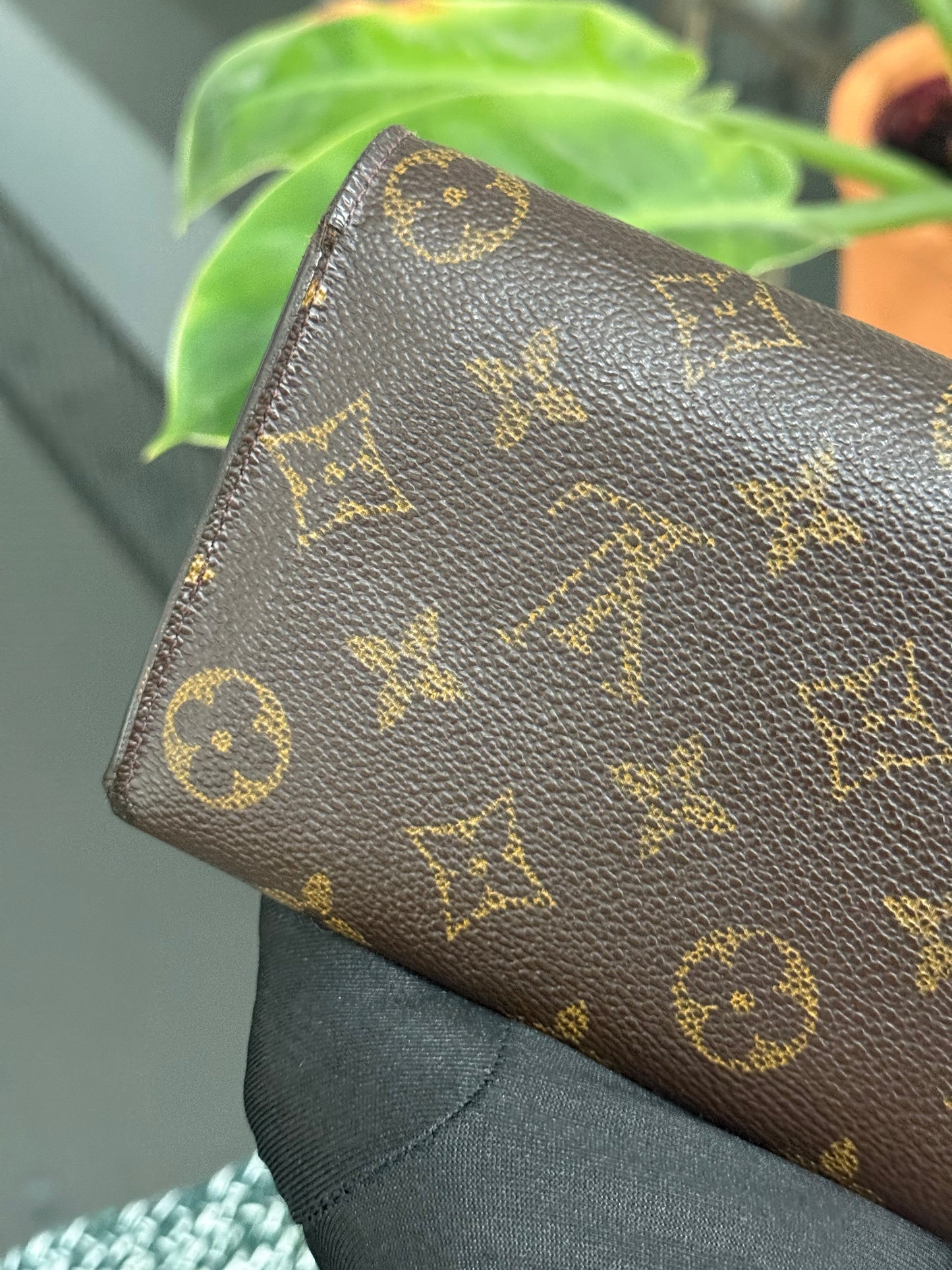 Sarah Wallet in Monogram with 2 Cardholders 🗓️ Year: 2001