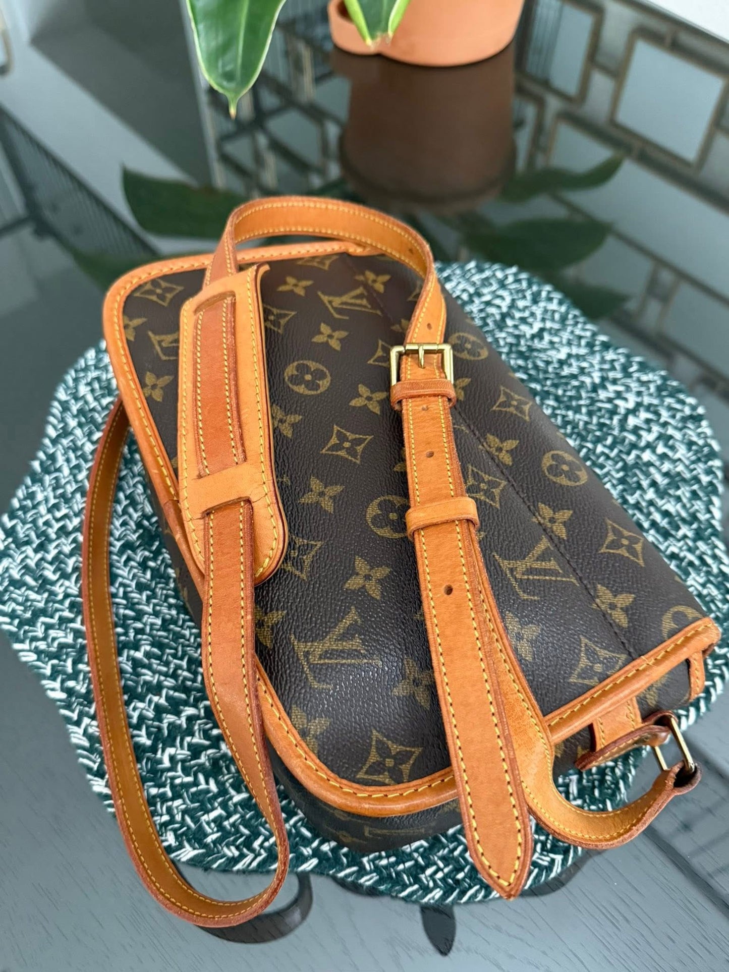 Sologne Crossbody 📅 Year: 2000