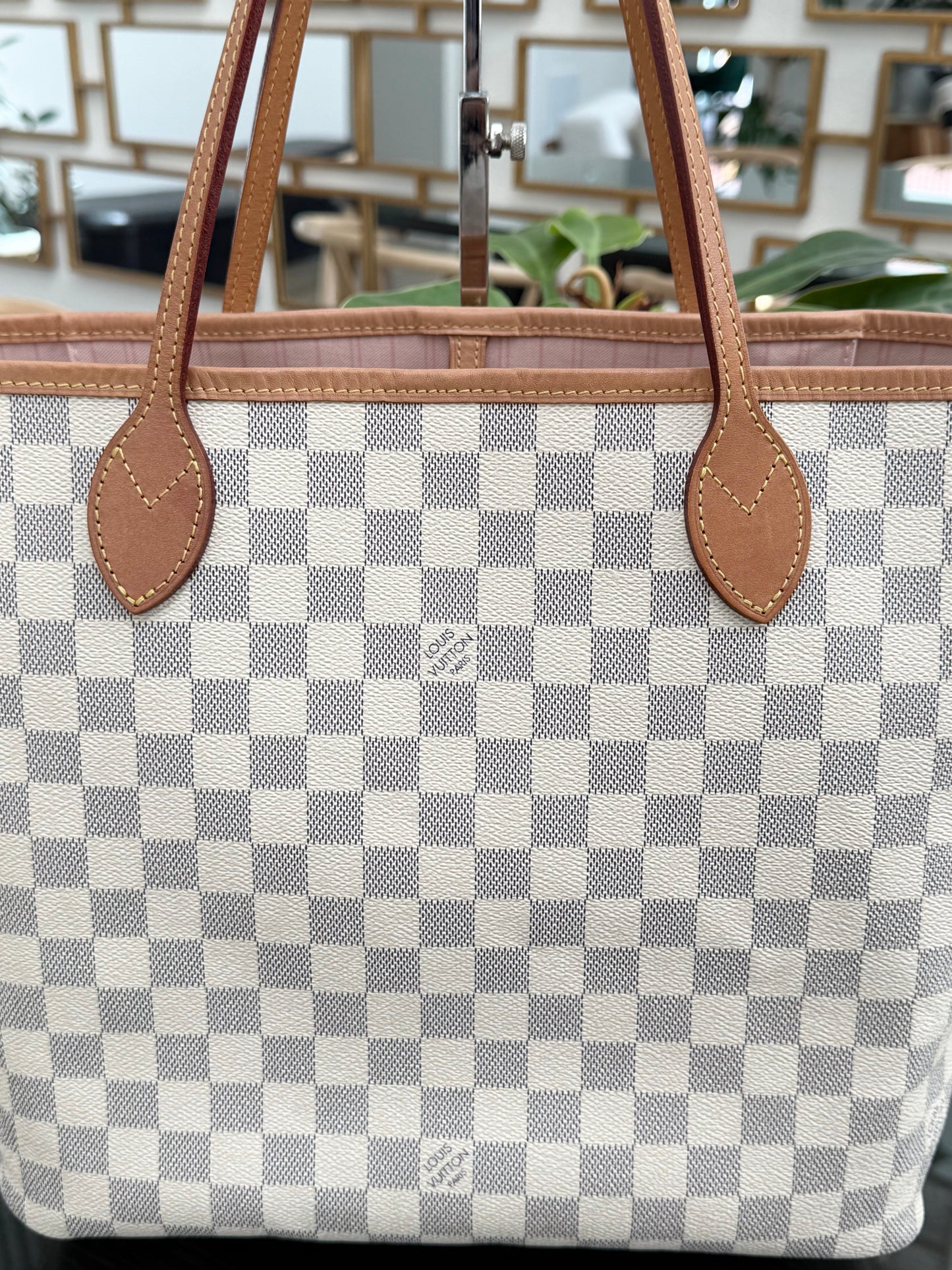 Neverfull MM Azur in Rose Ballerine with Dustbag 📅 Year: 2020