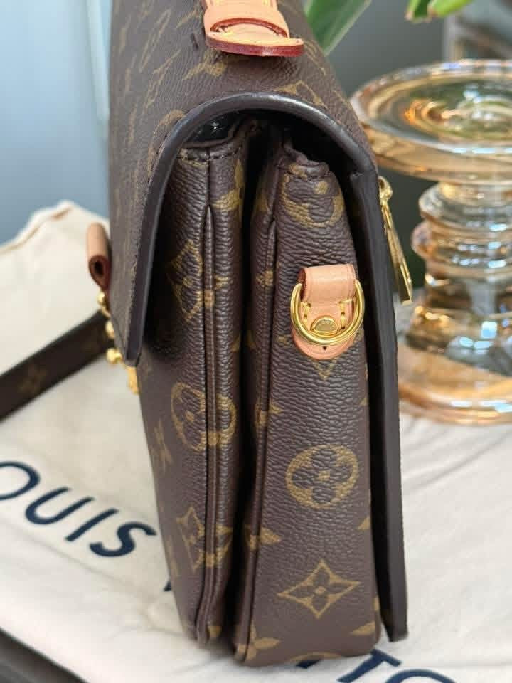 Pochette Metis in Monogram with Box, Dustbag and Paper bag 🗓️ Year 2020