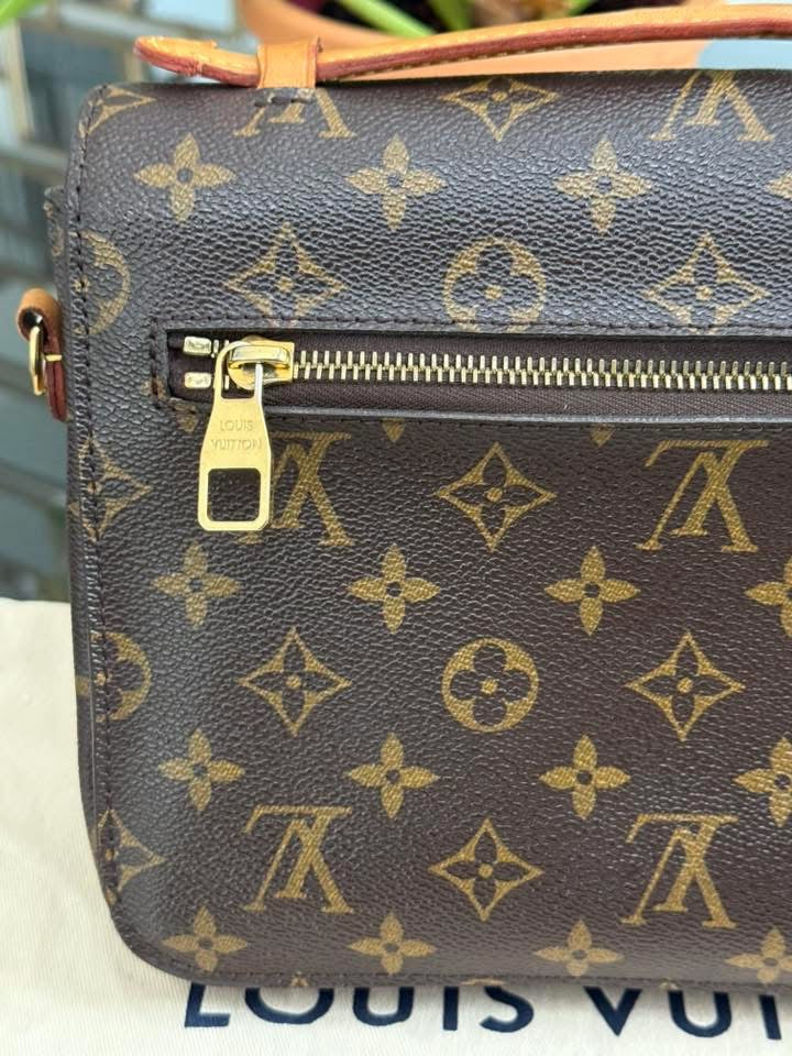 Pochette Metis in Monogram with Box, Dustbag and Paper bag -Year 2015
