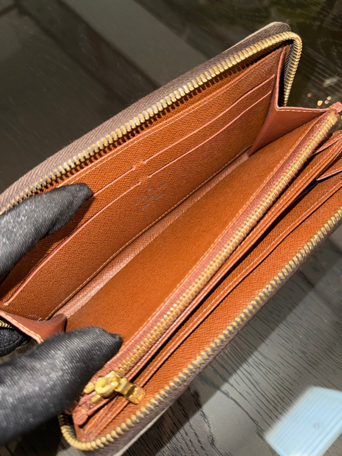 Zippy Long Wallet in Monogram with Dustbag 🗓️ Year: 2014