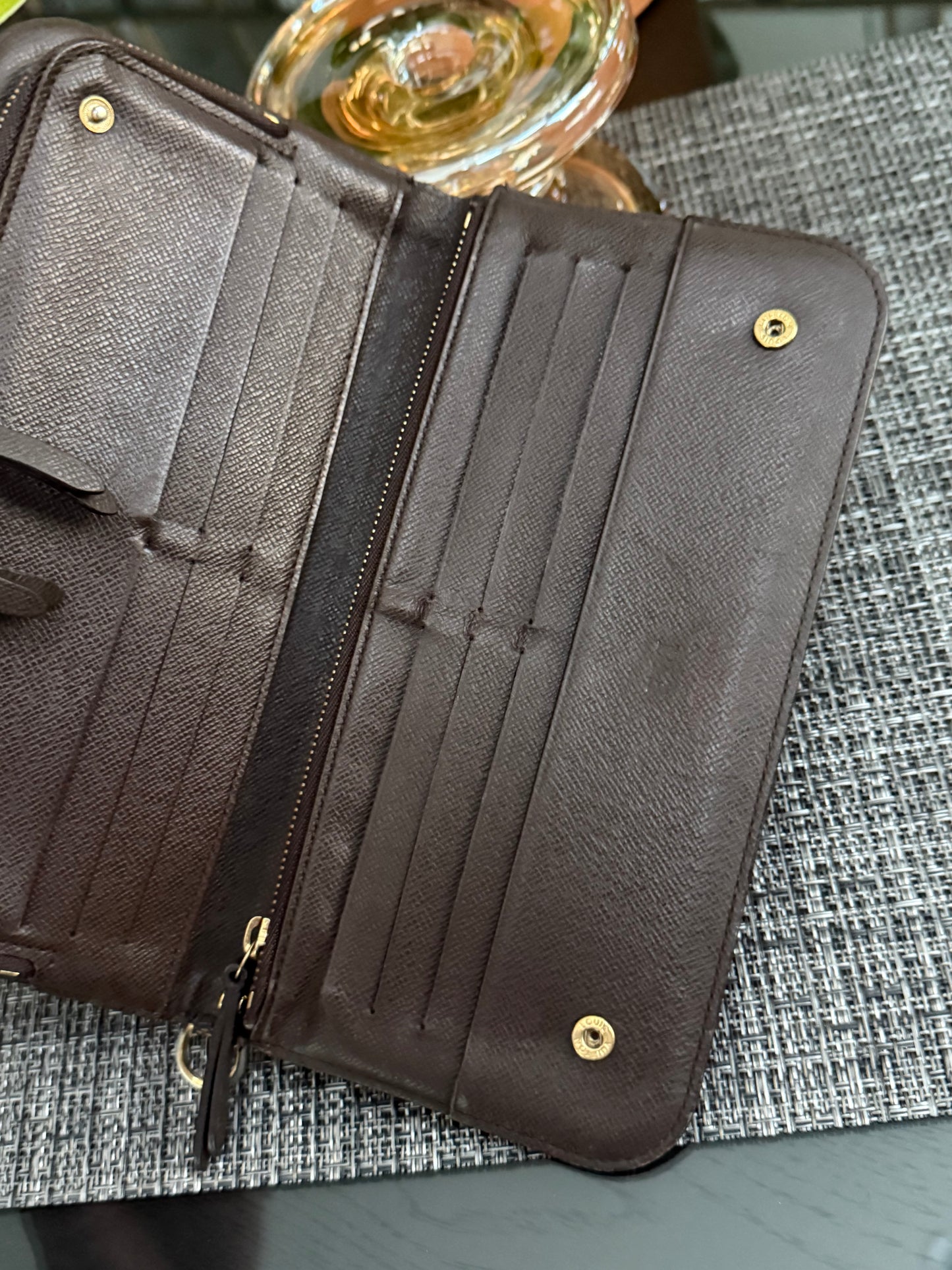 Insolite Wallet in De -Year 2011