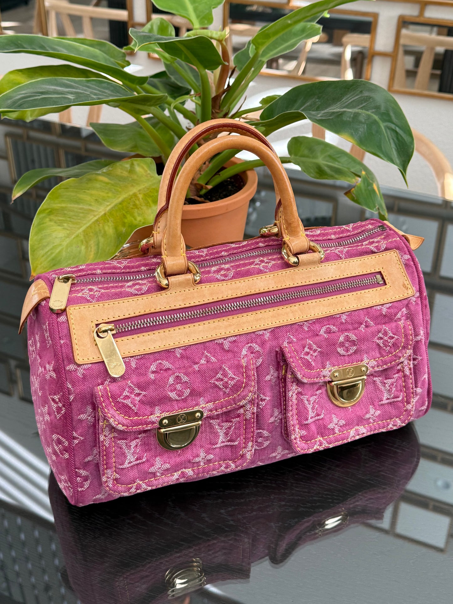 Neo Speedy Denim with Dustbag 🌺📅 Year: 2006