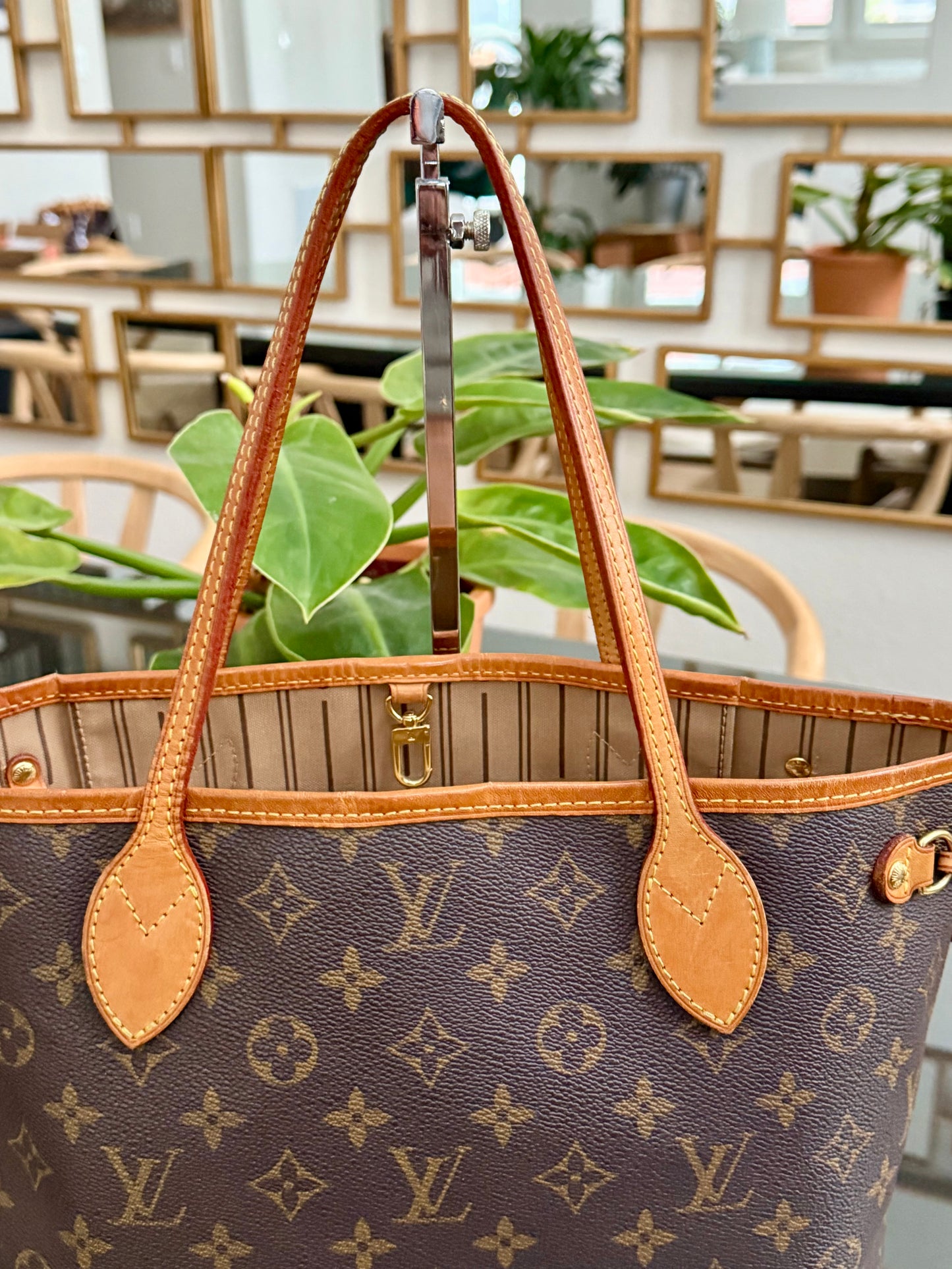 Neverfull PM in Monogram with Dustbag and Insert Organizer 🗓️ Year: 2009