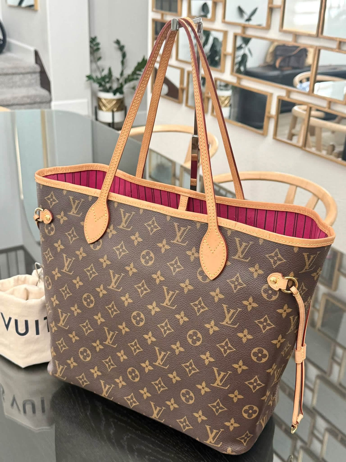 Neverfull MM in Peony interior with Dustbag and Insert Organizer 📅 Year: 2019