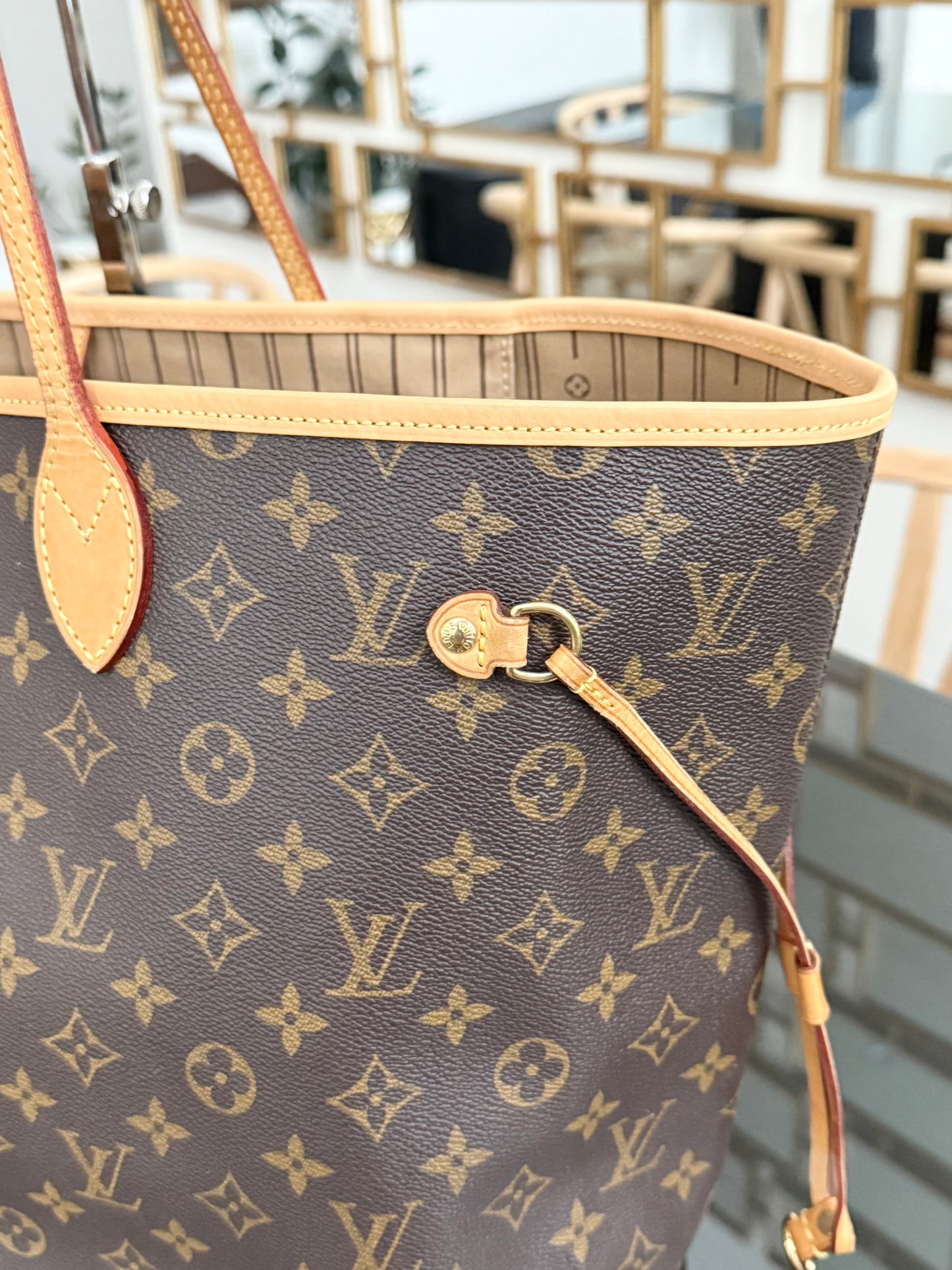 Neverfull GM in Monogram with Dustbag and Insert Organizer 📅 Year: 2007