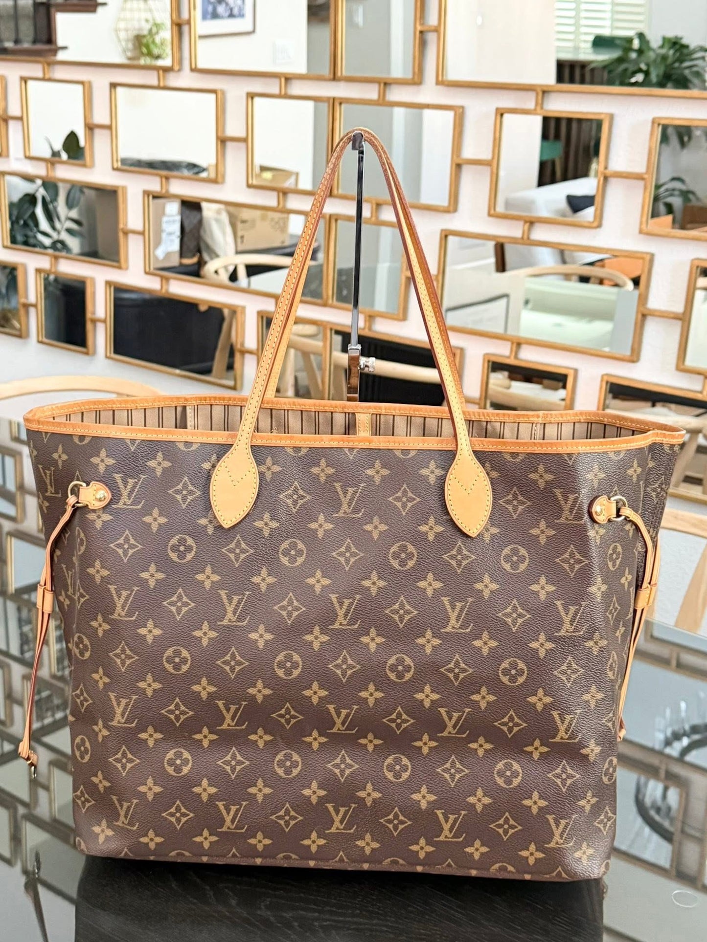Neverfull GM in Monogram with Dustbag and Insert Organizer -🗓️ Year: 2015