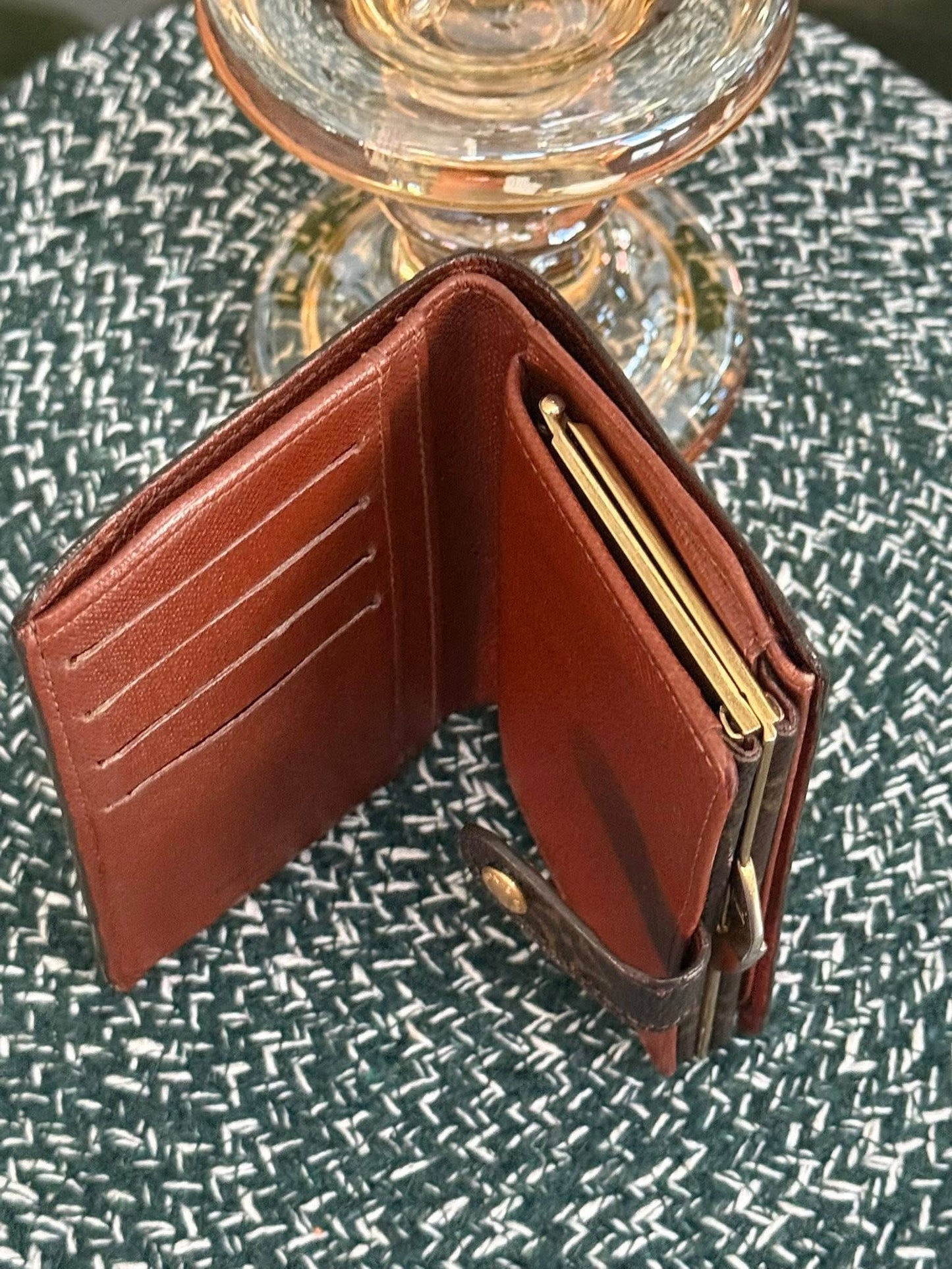Kisslock Wallet in Monogram 🗓️ Year: 2000