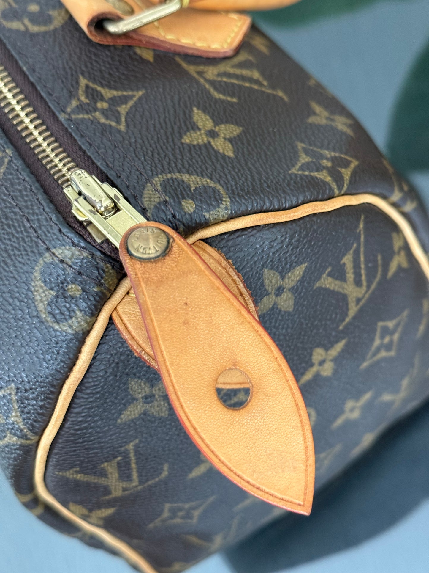 Speedy 25 in Monogram with Lock 🔐 and Key -🗓️ Year: 2005