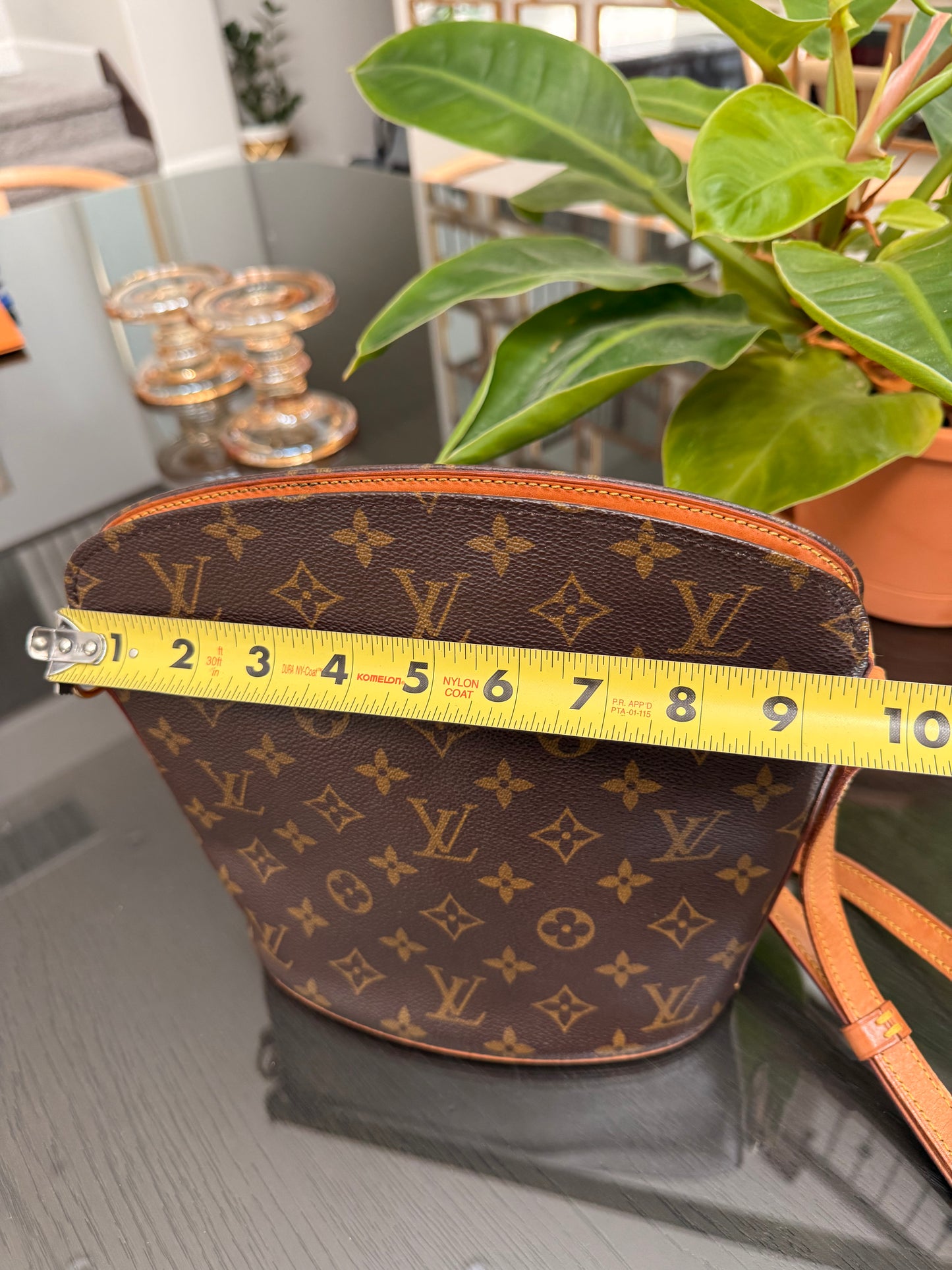 Drouot Crossbody 
📅 Year: 1996