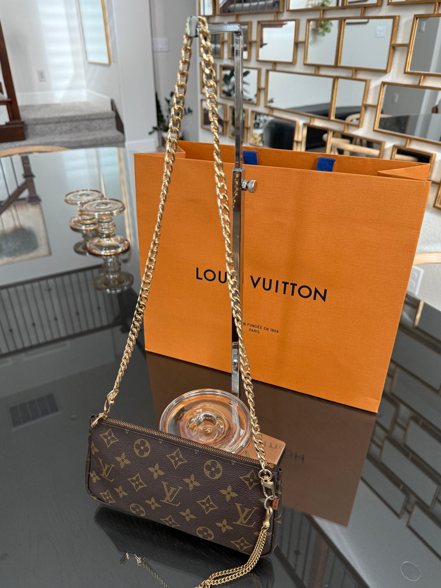 Sac Shopping Pouch with Generic Gold Strap
