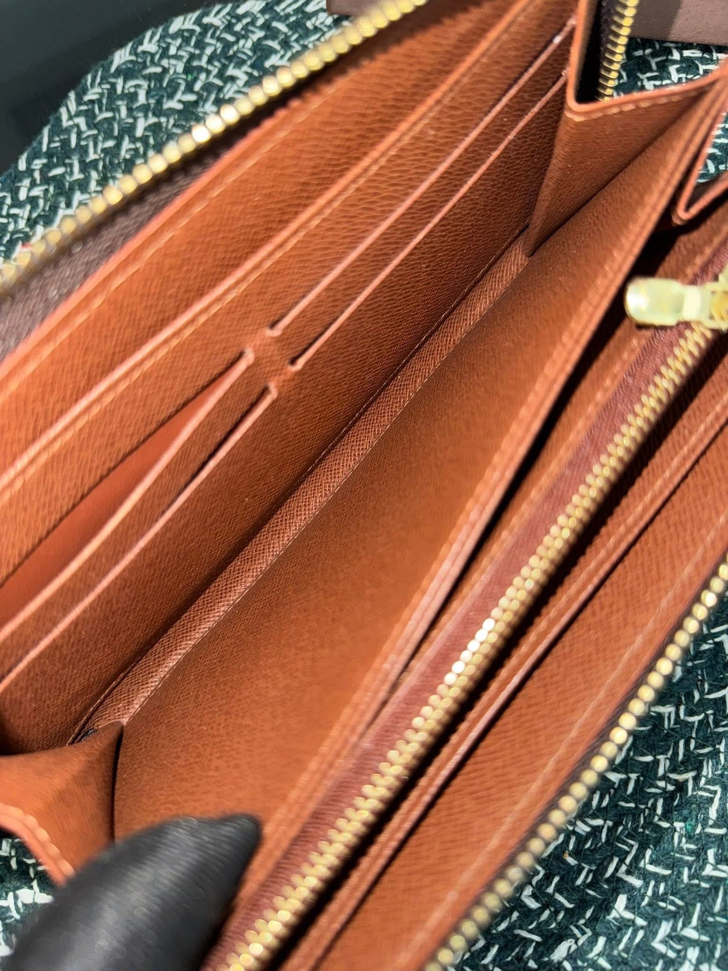 Zippy Long Wallet in Monogram with box 🗓️ Year: 2009