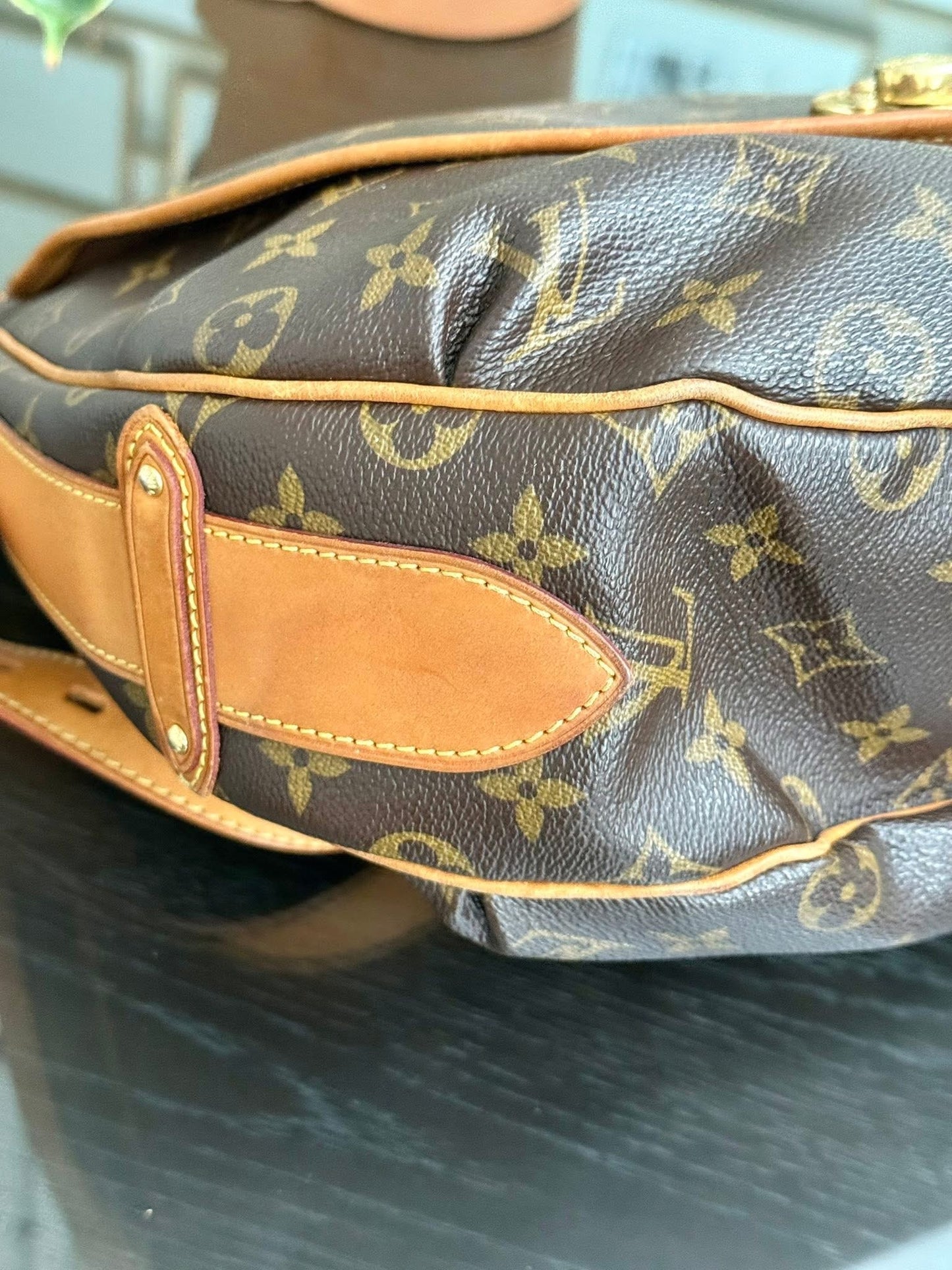 Tulum GM Shoulder/ Crossbody Bag - 🗓️ Year: 2010