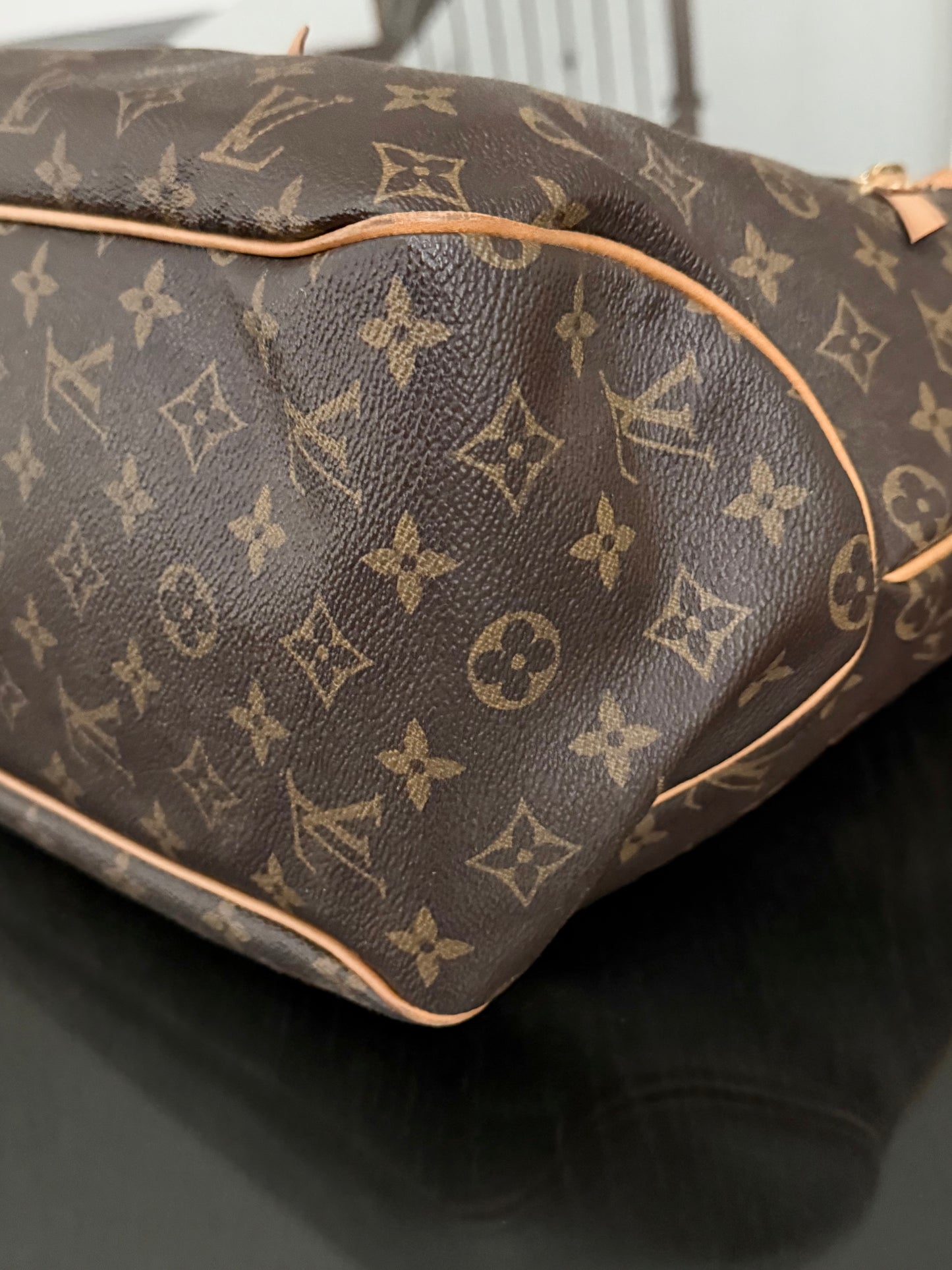 Delightful GM with Dustbag 🌹📅 Year: 2011