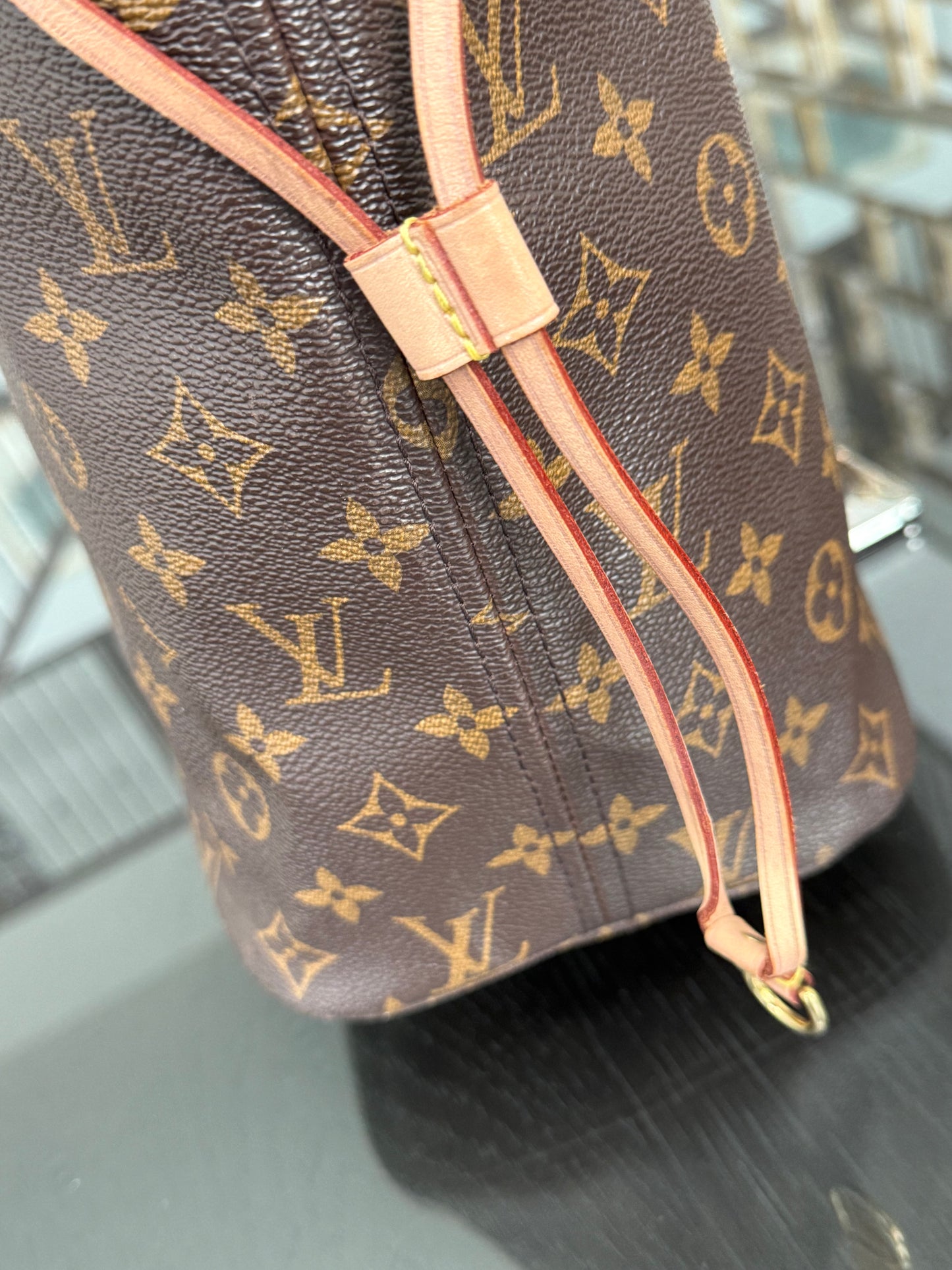 Neverfull MM Monogram in Cerise interior with Dustbag and Insert Organizer 📅 Year: 2020
