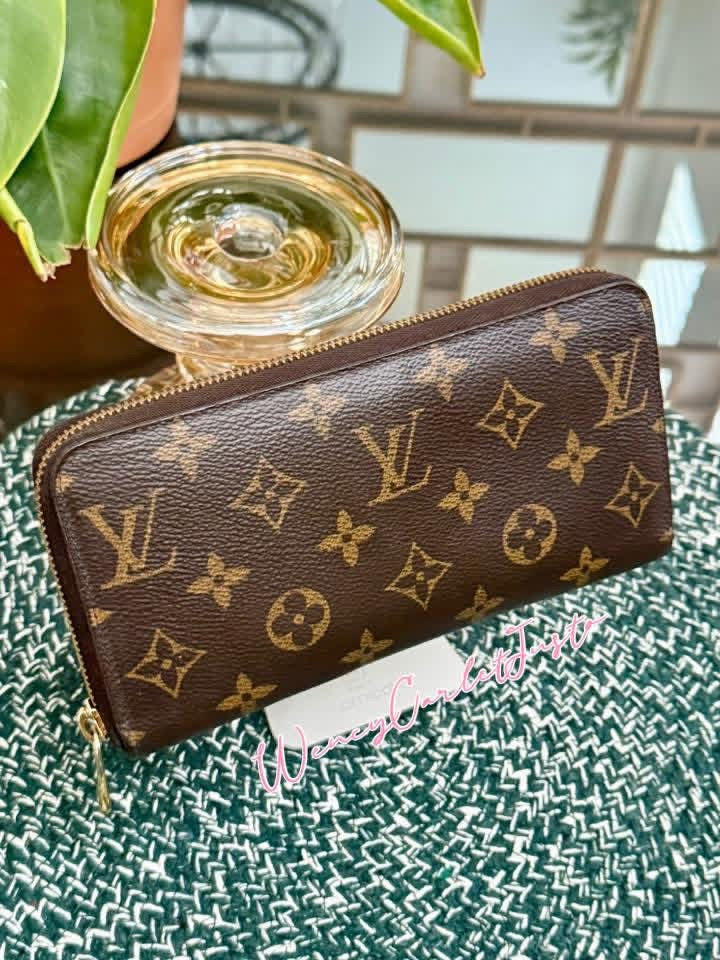 Monogram Zippy Long Wallet 🗓️ Year: 2018
