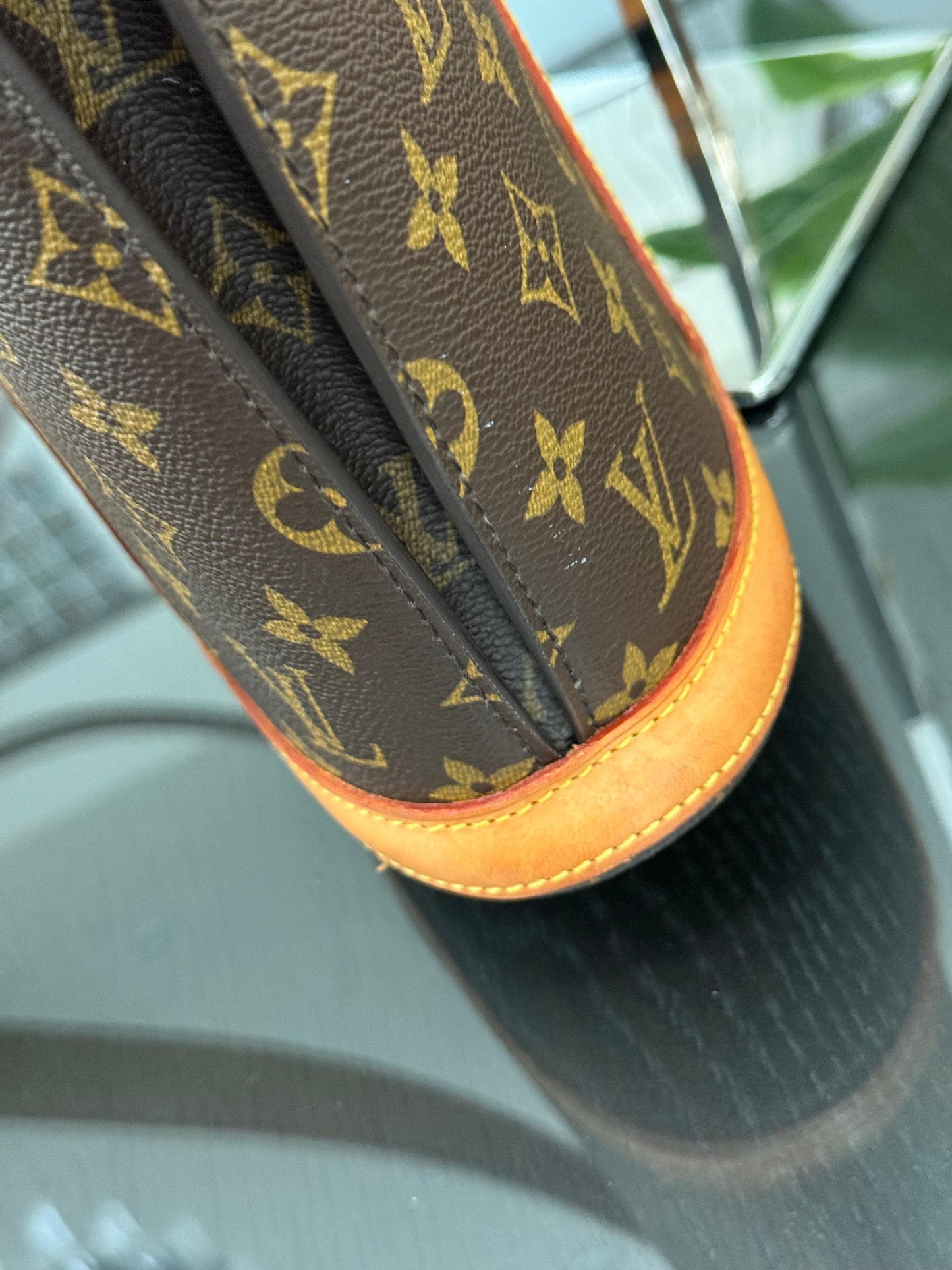 Babylone -🗓️ Year: 2004