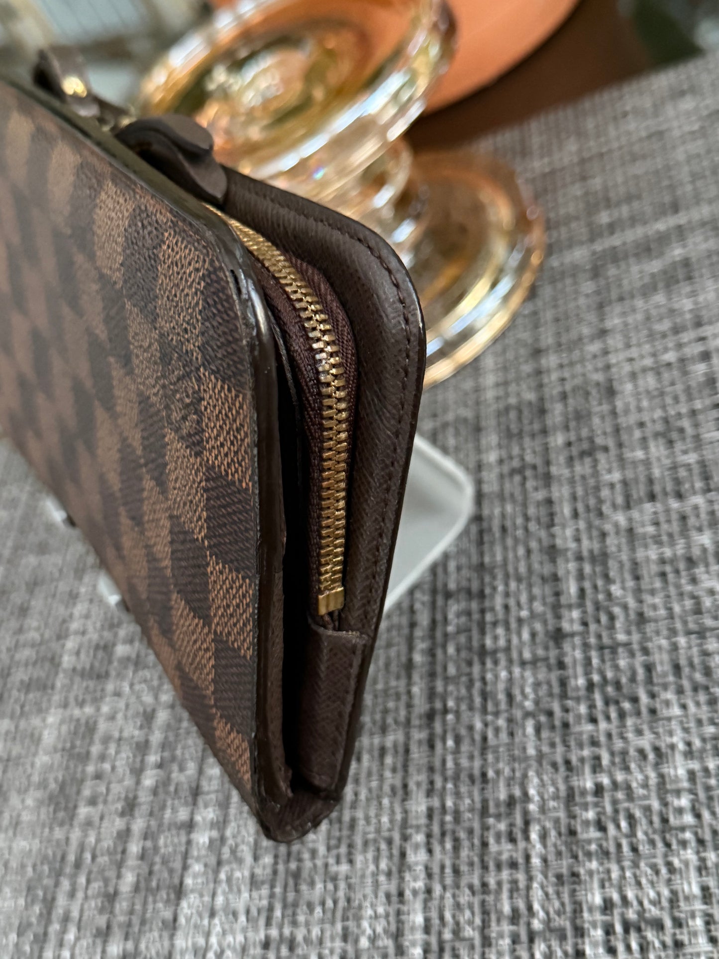 Insolite Wallet in De -Year 2011