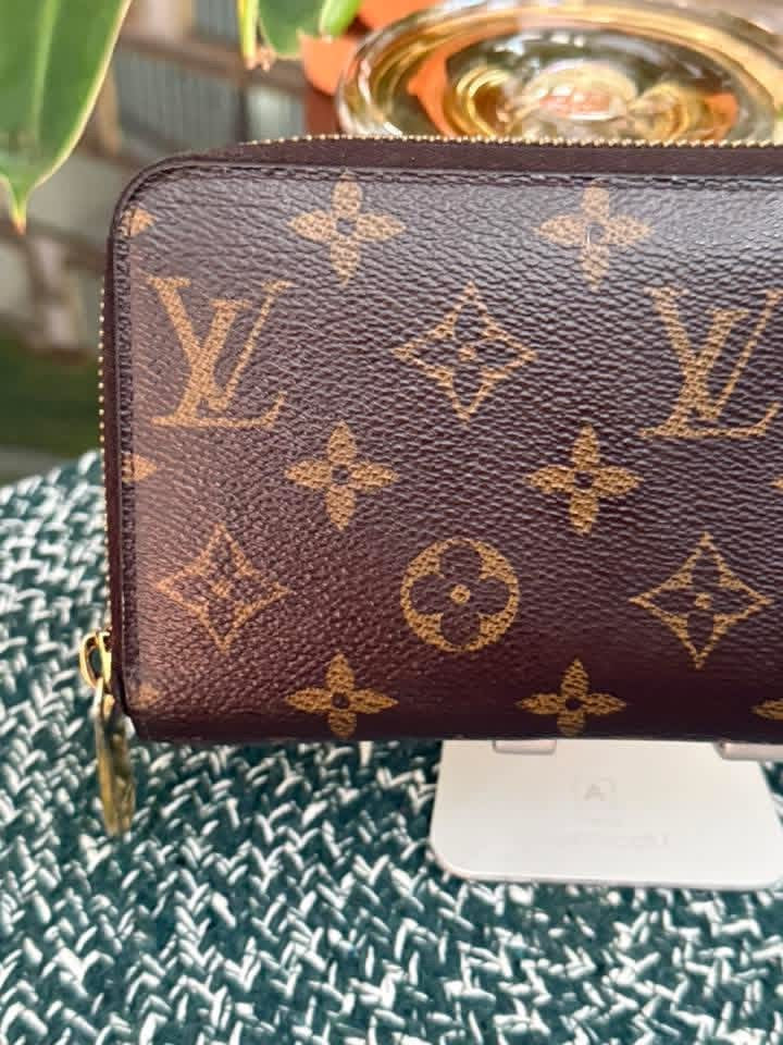 Monogram Zippy Long Wallet 🗓️ Year: 2018
