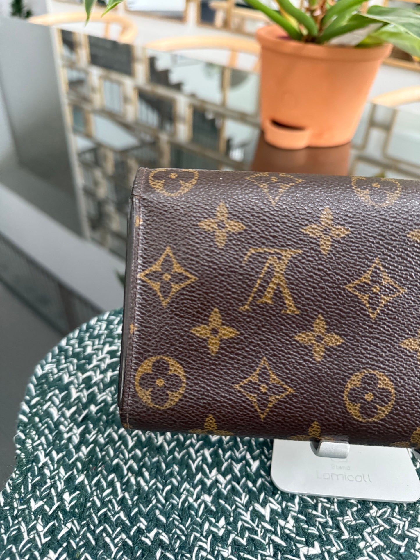 International Wallet in Monogram 🗓️ Year: 2003