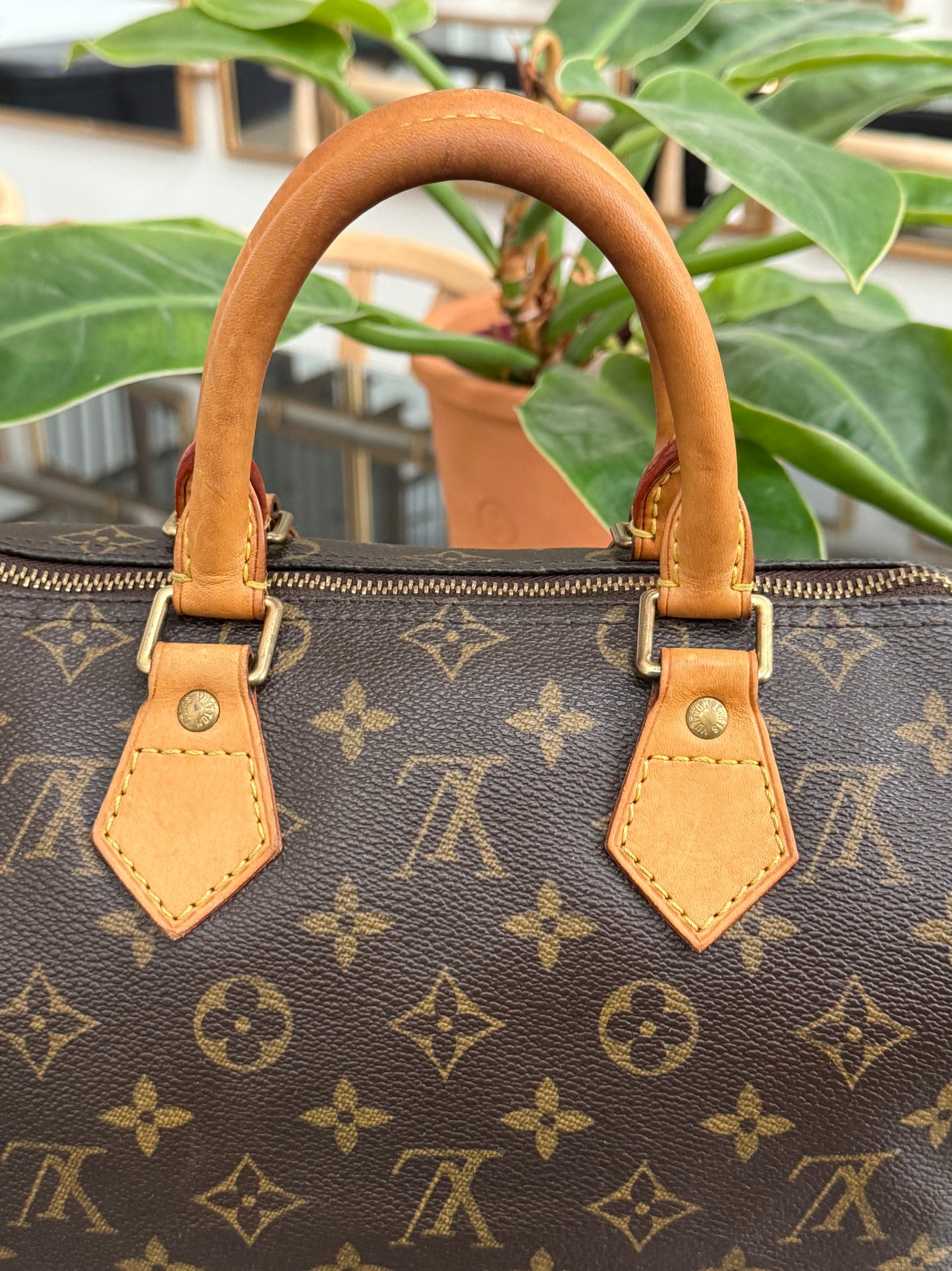 Speedy 25 in Monogram with Lock 🔐 and Key -🗓️ Year: 2005