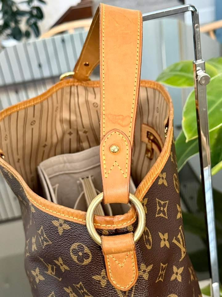 Delightful MM with Dustbag and Insert Organizer 📅 Year: 2011