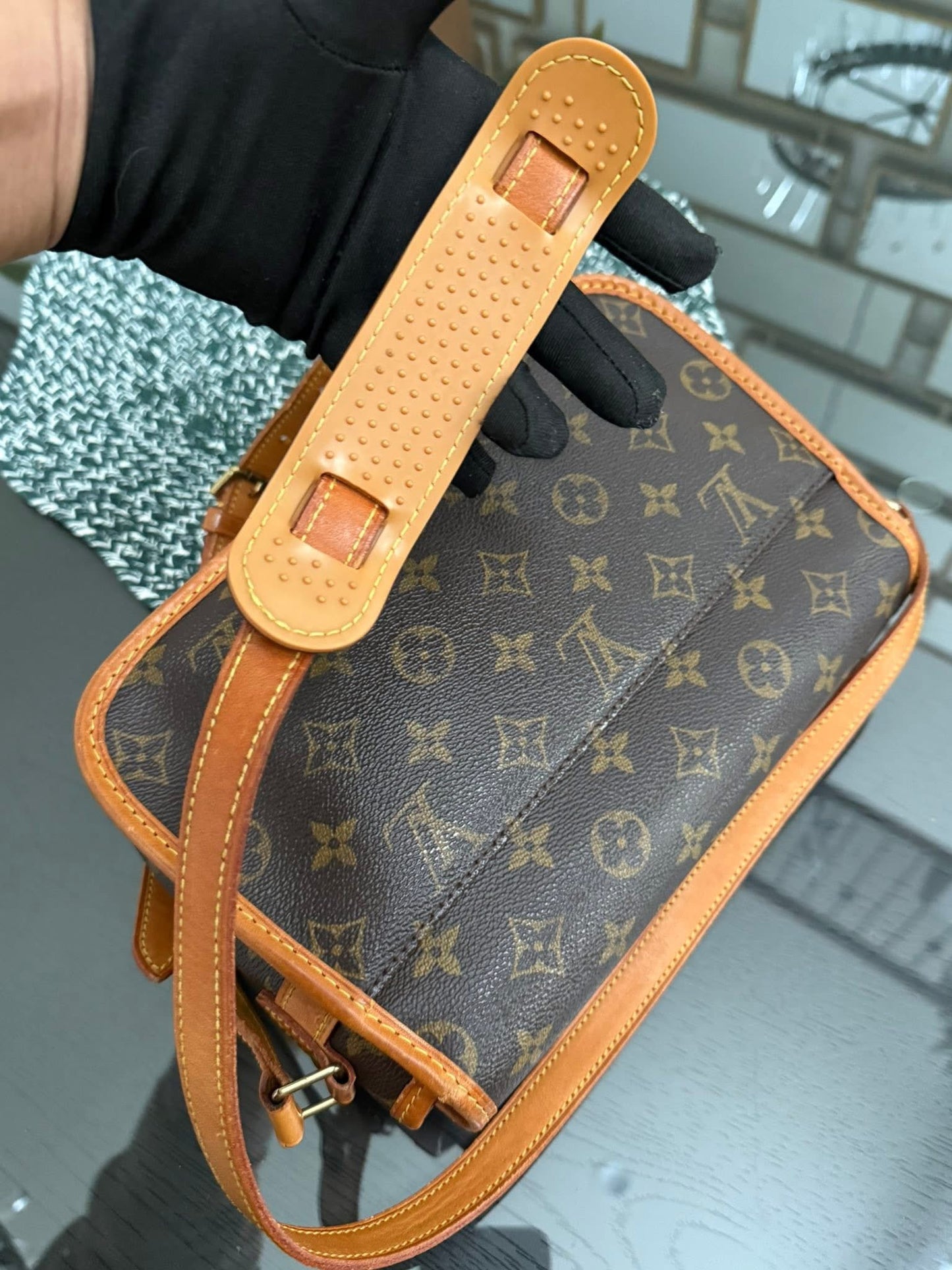 Sologne Crossbody 📅 Year: 2000