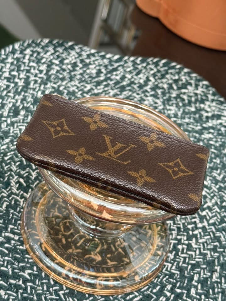 Key Cles in Monogram 📅 Year: 2003