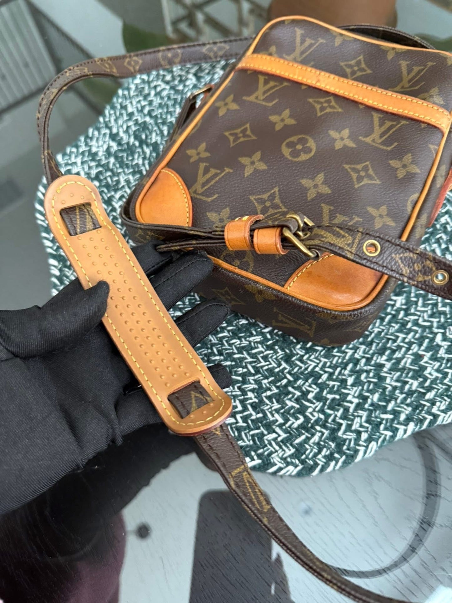 Danube PM Crossbody Bag 🗓️ Year: 1990
