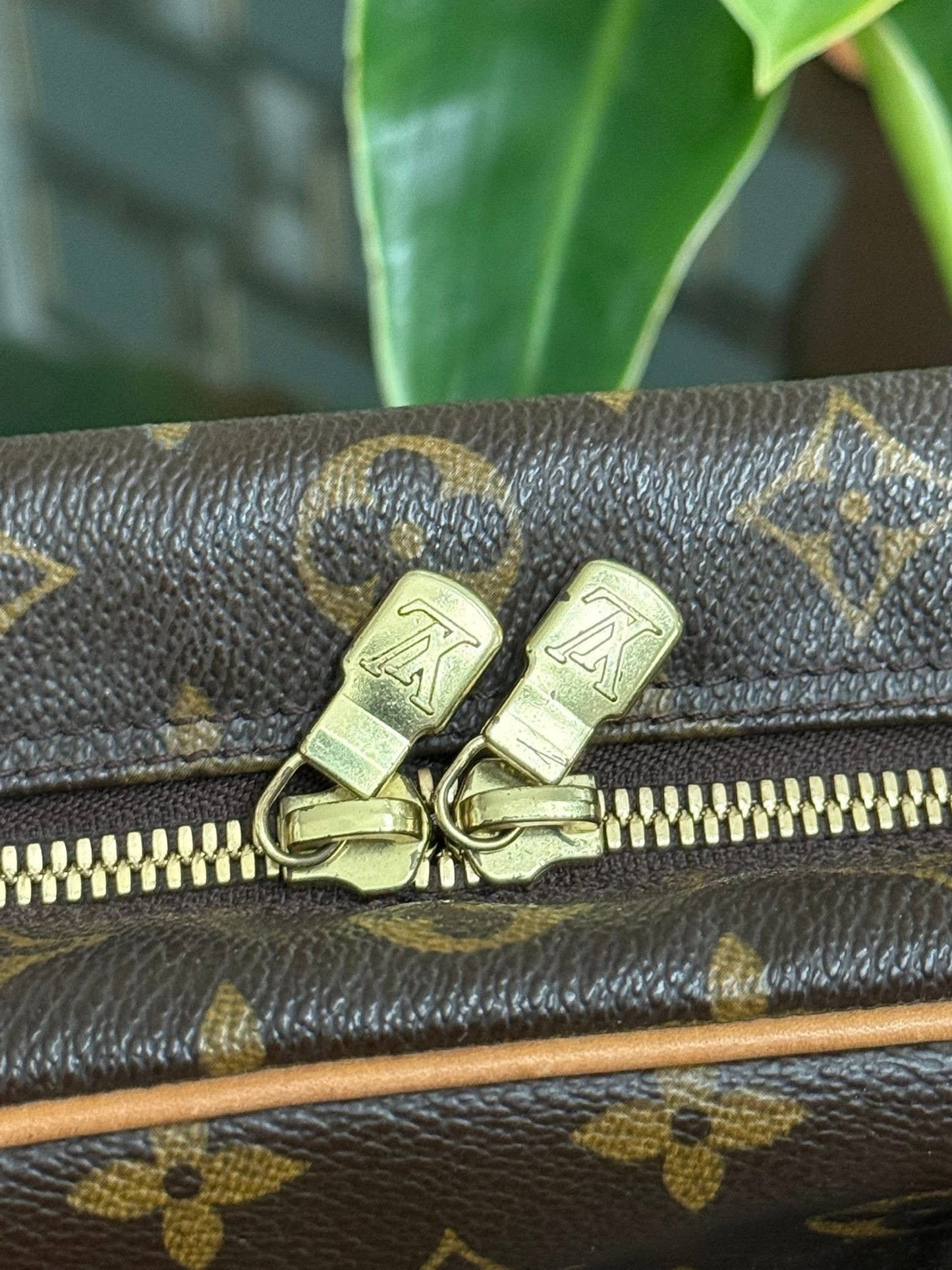 Excentri Cite Handbag🗓️ Year: 2004