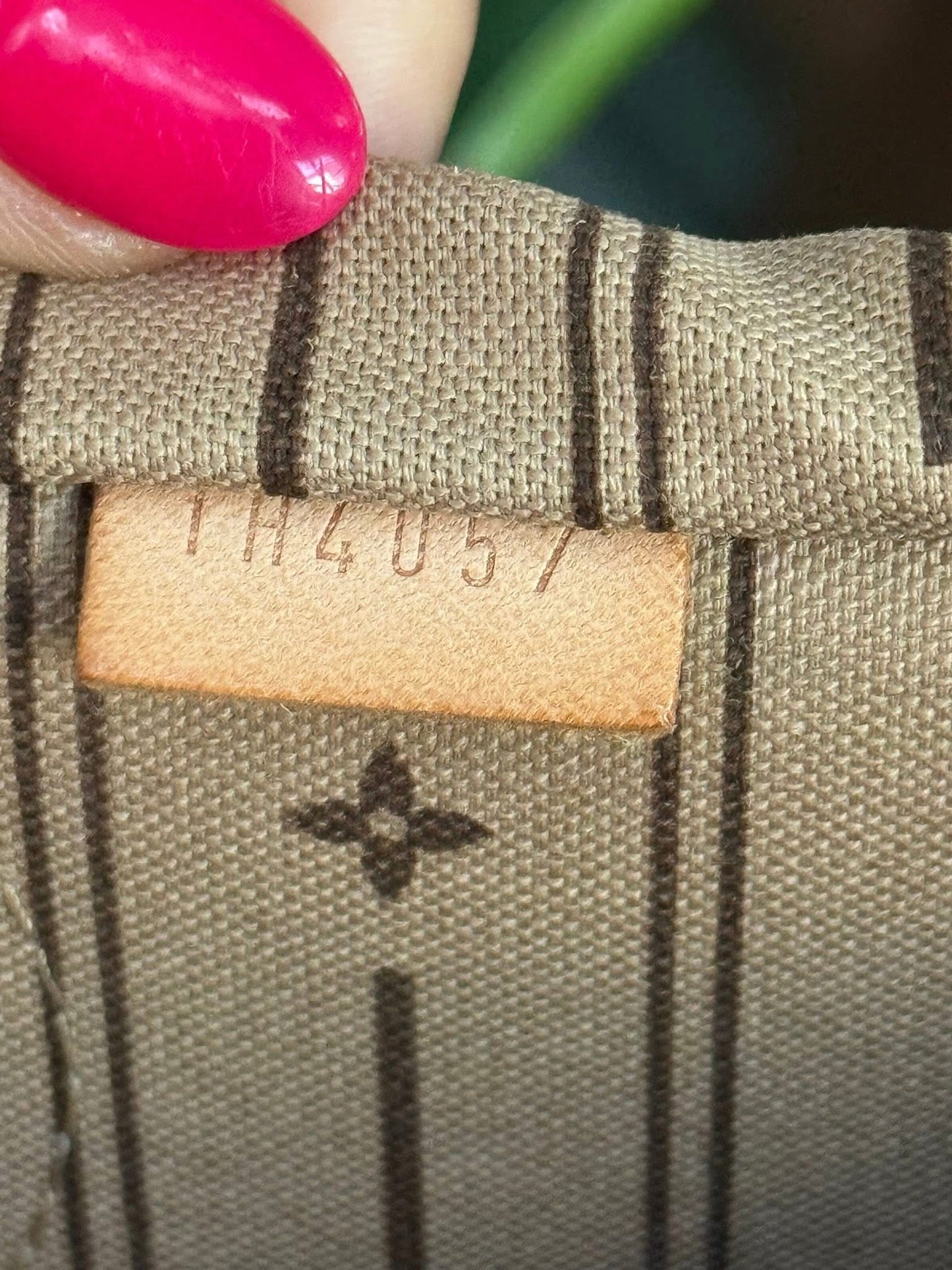 Neverfull GM Monogram with Insert Organizer -🗓️ Year: 2007