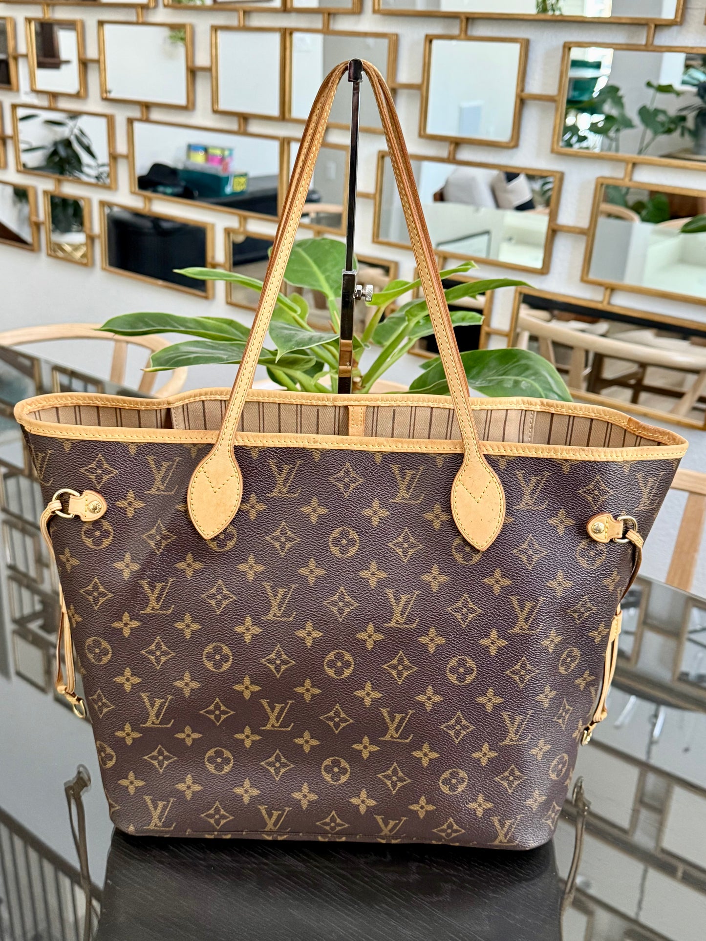 Neverfull MM in Monogram with Dustbag 🗓️ Year: 2007