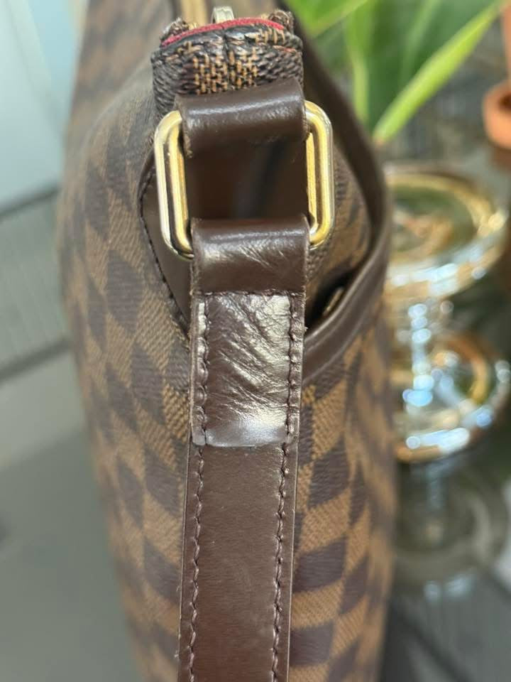 Bloomsbury GM Crossbody -🗓️ Year: 2009