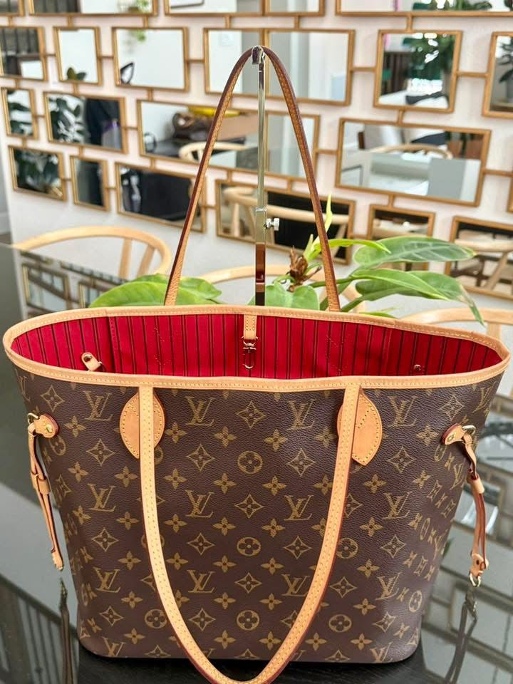 Neverfull MM Monogram in Cerise with Dustbag -🗓️ Microchip