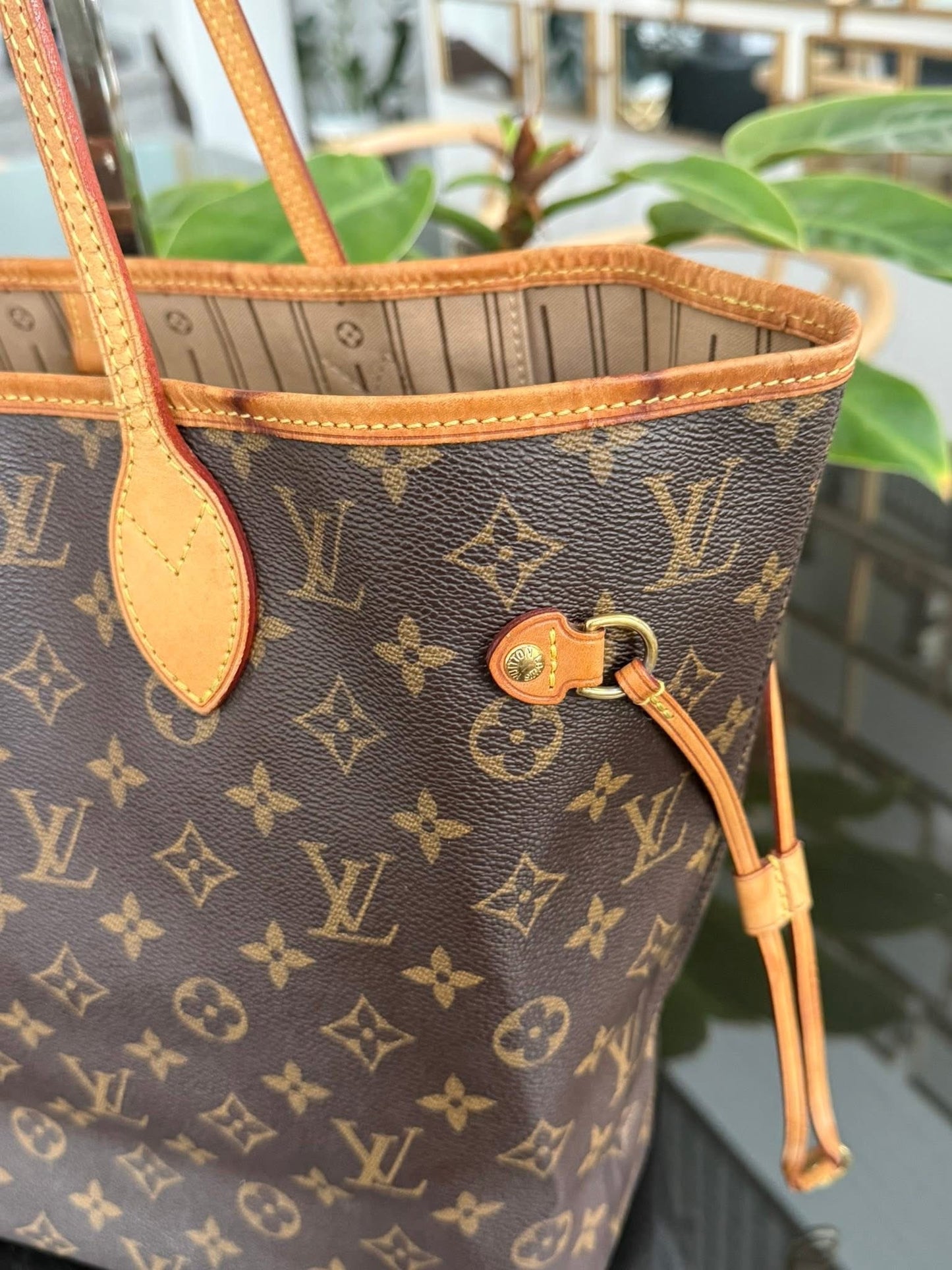 Neverfull MM with Insert Organizer 📅 Year: 2013