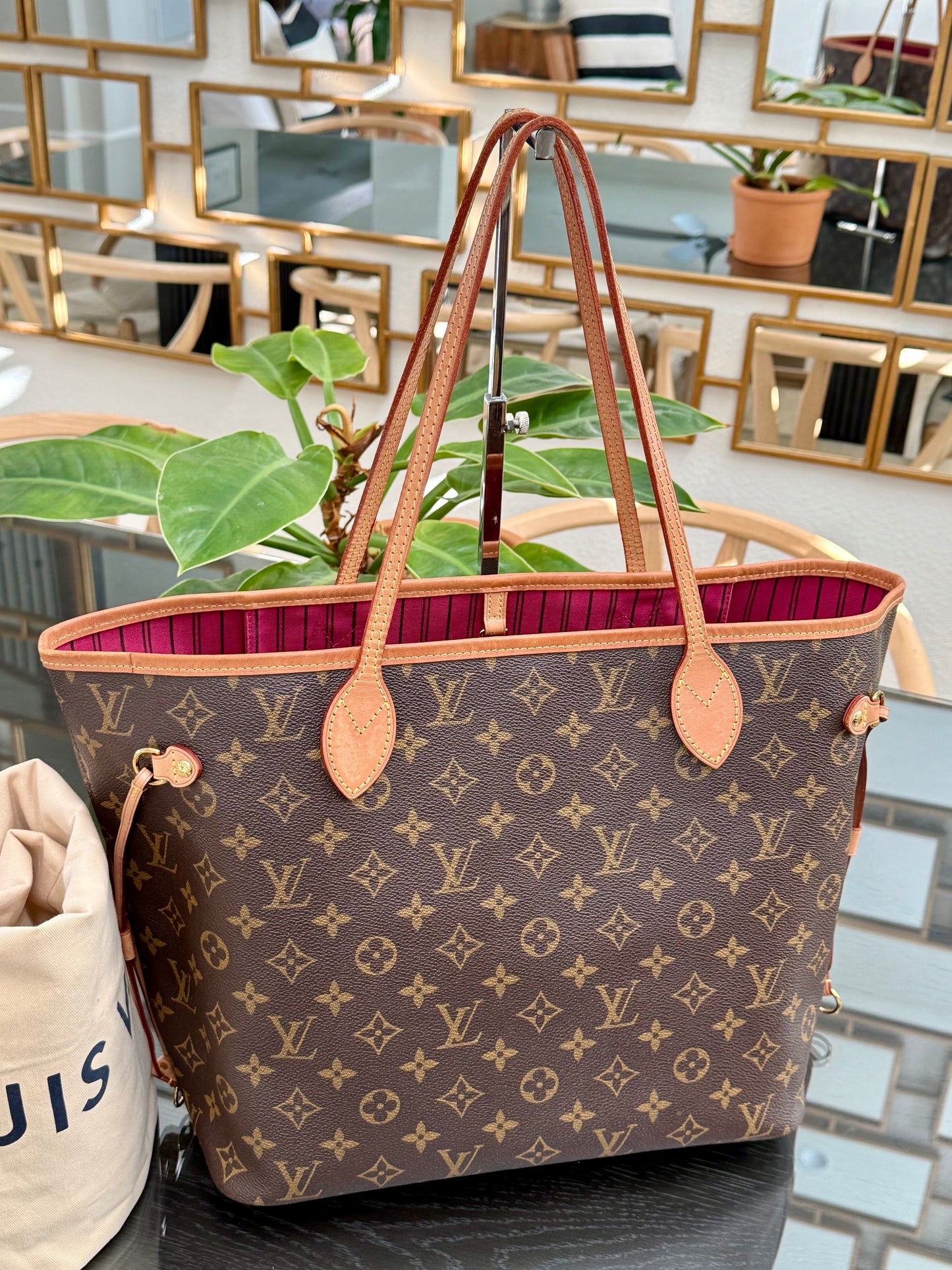 Neverfull MM Monogram in Peony with Dustbag 📅 Year: 2020