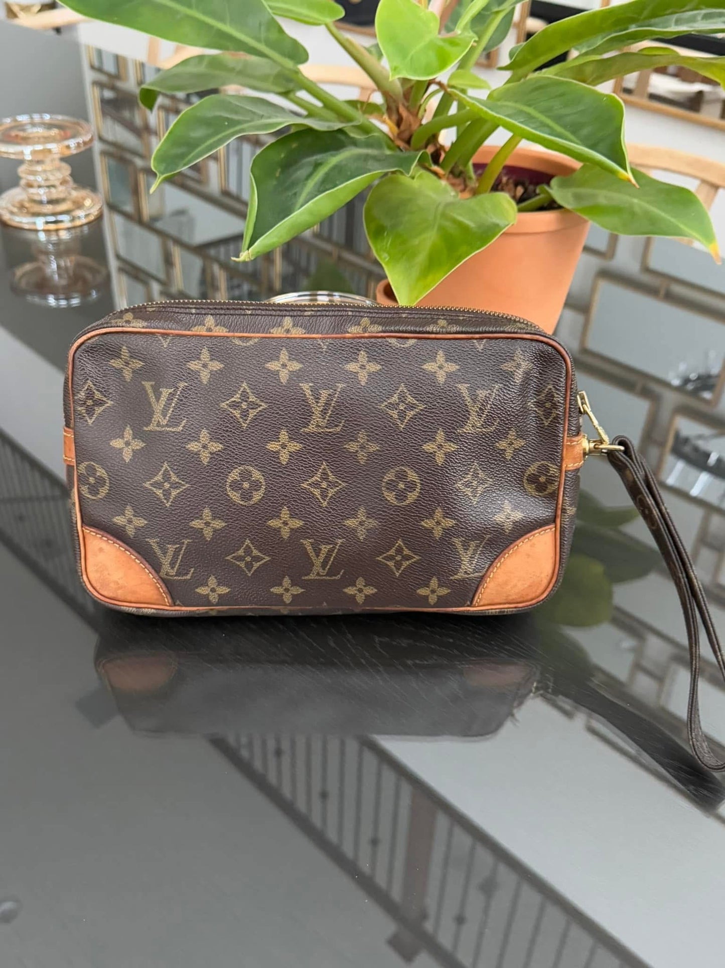 Marley Dragonne Clutch
🗓️ Year: 1986