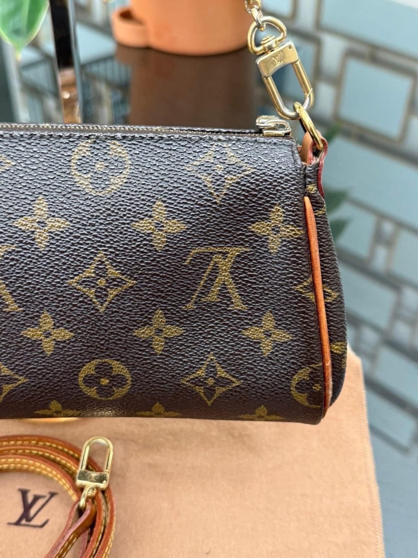 Eva Clutch in Monogram with Original Strap, Insert Organizer, Box and Paper bag 🗓️ Year: 2012