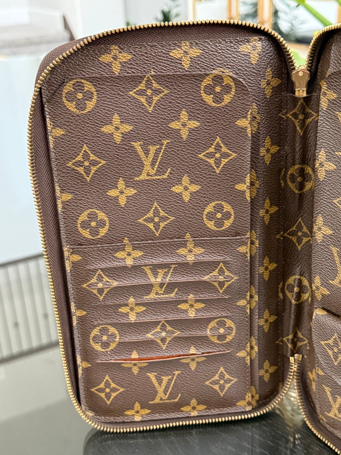 Monogram Escapade Travel Organizer - 🗓️ Year: 1991