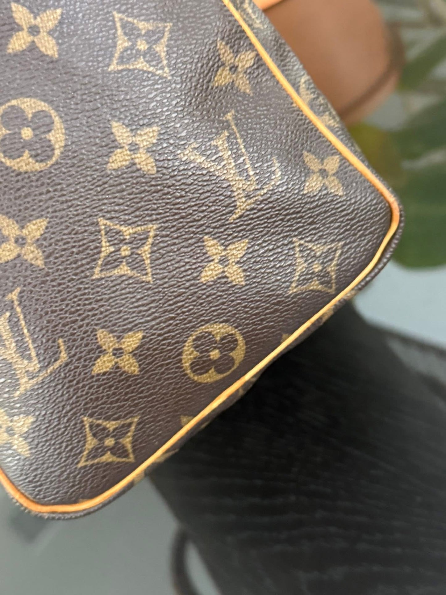 Speedy 25 in Monogram with Lock 🔐 and Key 🗓️ Year: 2005