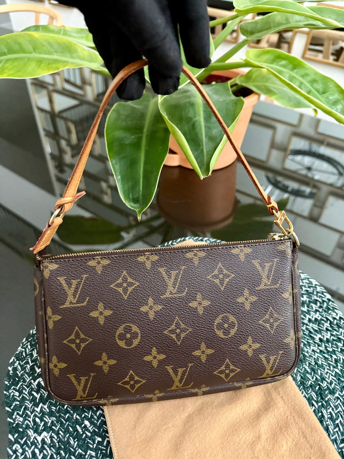 Pochette Accessories with Dustbag -🗓️ Year: 2001