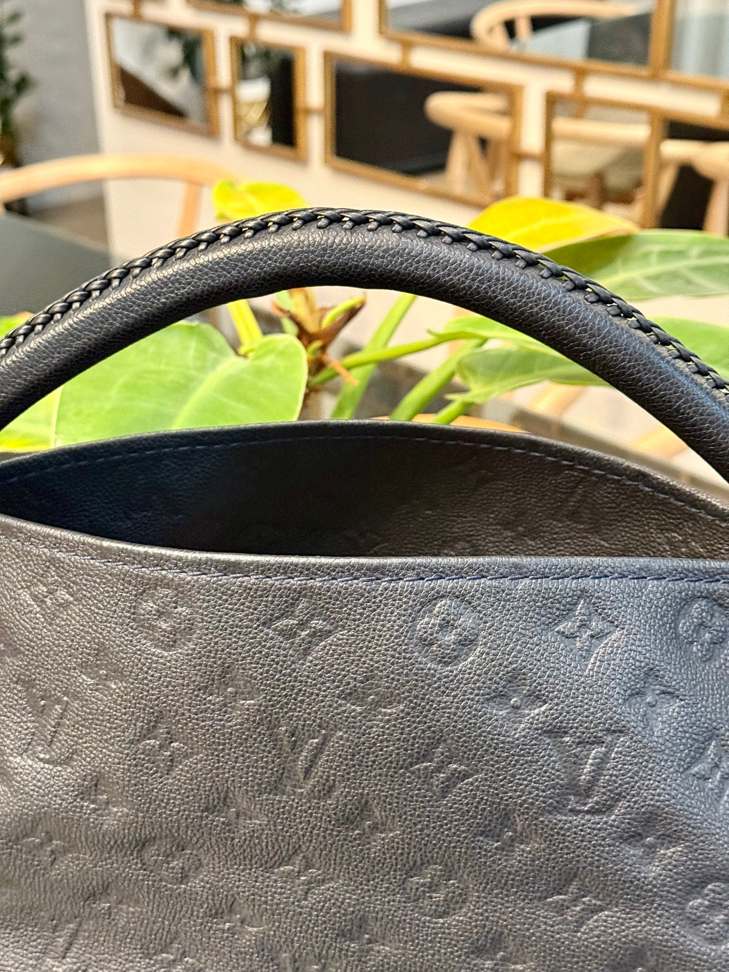 Artsy MM Empriente in Black/ Dark Blue with Dustbag and Insert Organizer 📅 Year: 2011