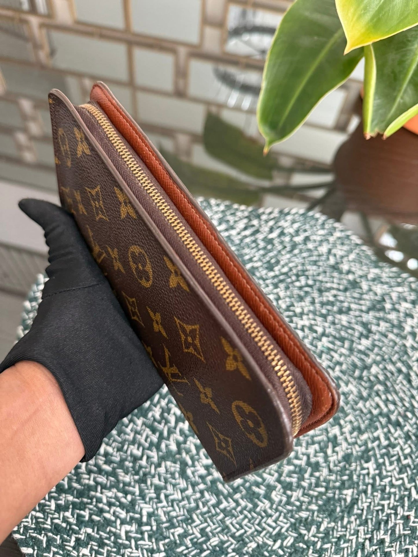 Monogram Zippy Wallet 🗓️ Year: 2000